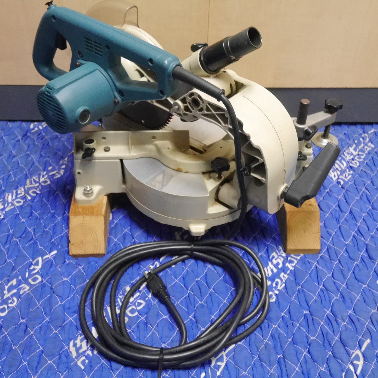 [送料無料] ☆マキタ 7型 スライド マルノコ LS0711 電動 工具 切断機 丸のこ 丸ノコ 丸鋸 makita 木工用☆