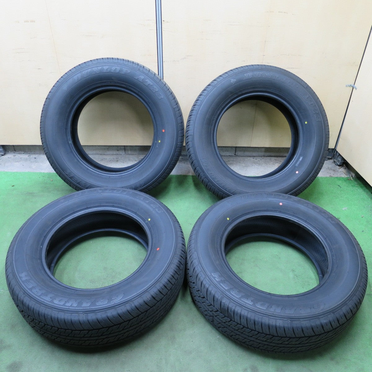 新車外し！25年★265/65R18 ダンロップ AT23 グラントレック タイヤ 18インチ ランクル 250 プラド 等★6020901NGノタ