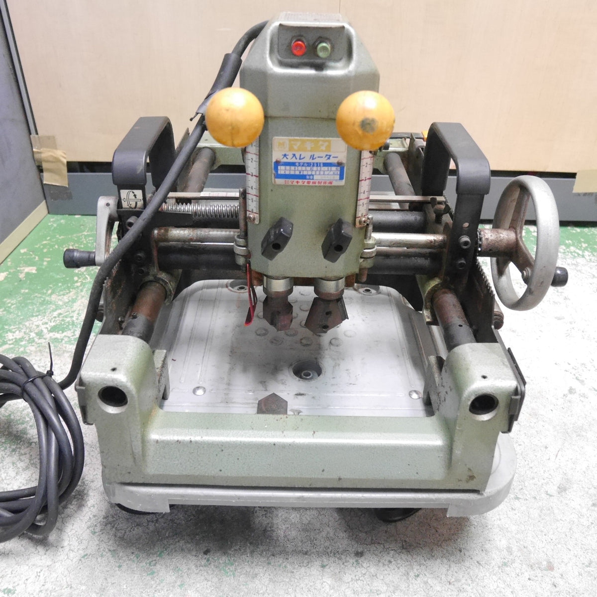 [送料無料] ☆マキタ 大入レ ルーター 2516 電動 工具 大入れ 木材 加工 木工 機械 makita 100V☆