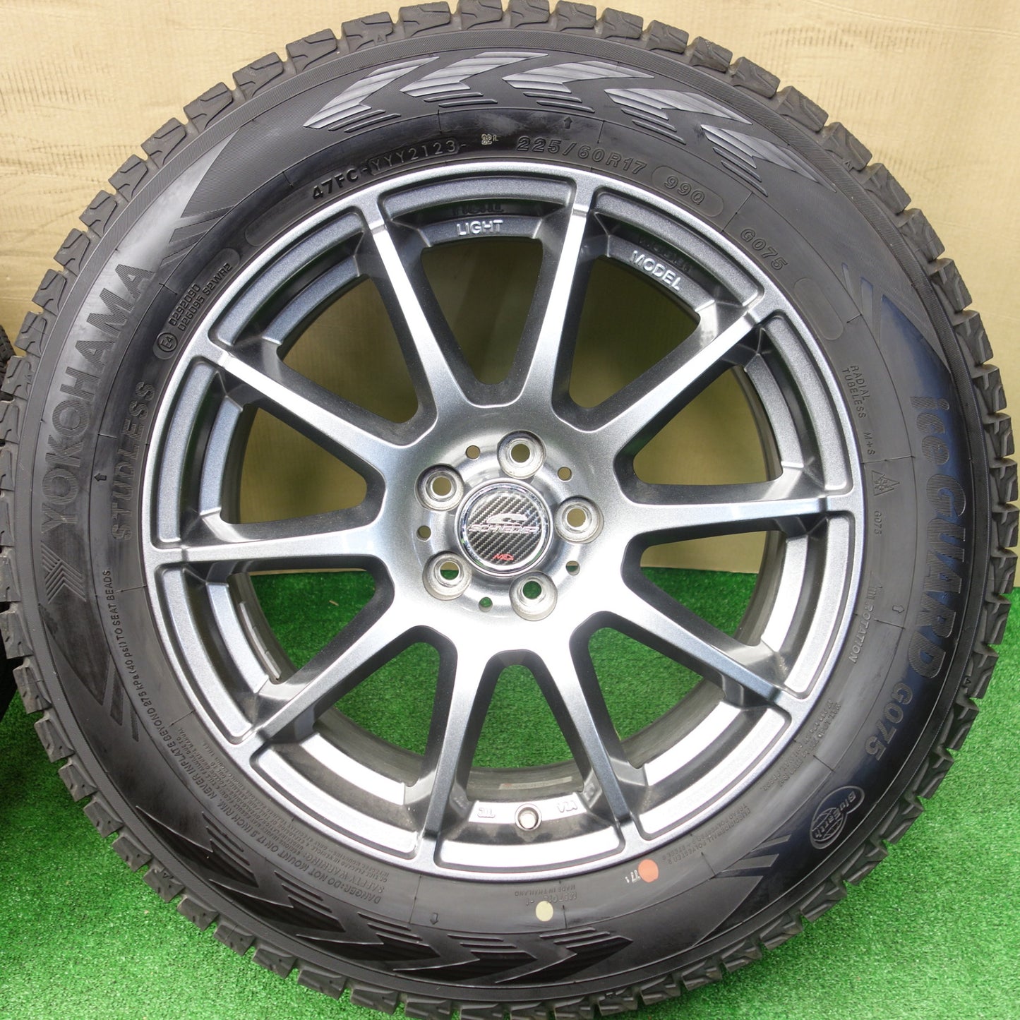 バリ溝！23年！キレイ！9.5分★フォレスター 等 225/60R17 スタッドレス ヨコハマ アイスガード G075 SCHNEIDER MiD シュナイダー 17インチ PCD100/5H★5120403KTス