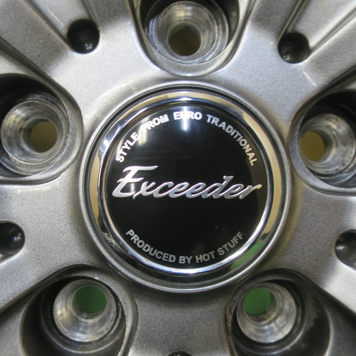 バリ溝！24年！キレイ！9.5分◎スタッドレス 195/65R15 ヨコハマ アイスガード iG60 Exceeder エクシーダー 15インチ PCD114.3/5H◎6072701イス