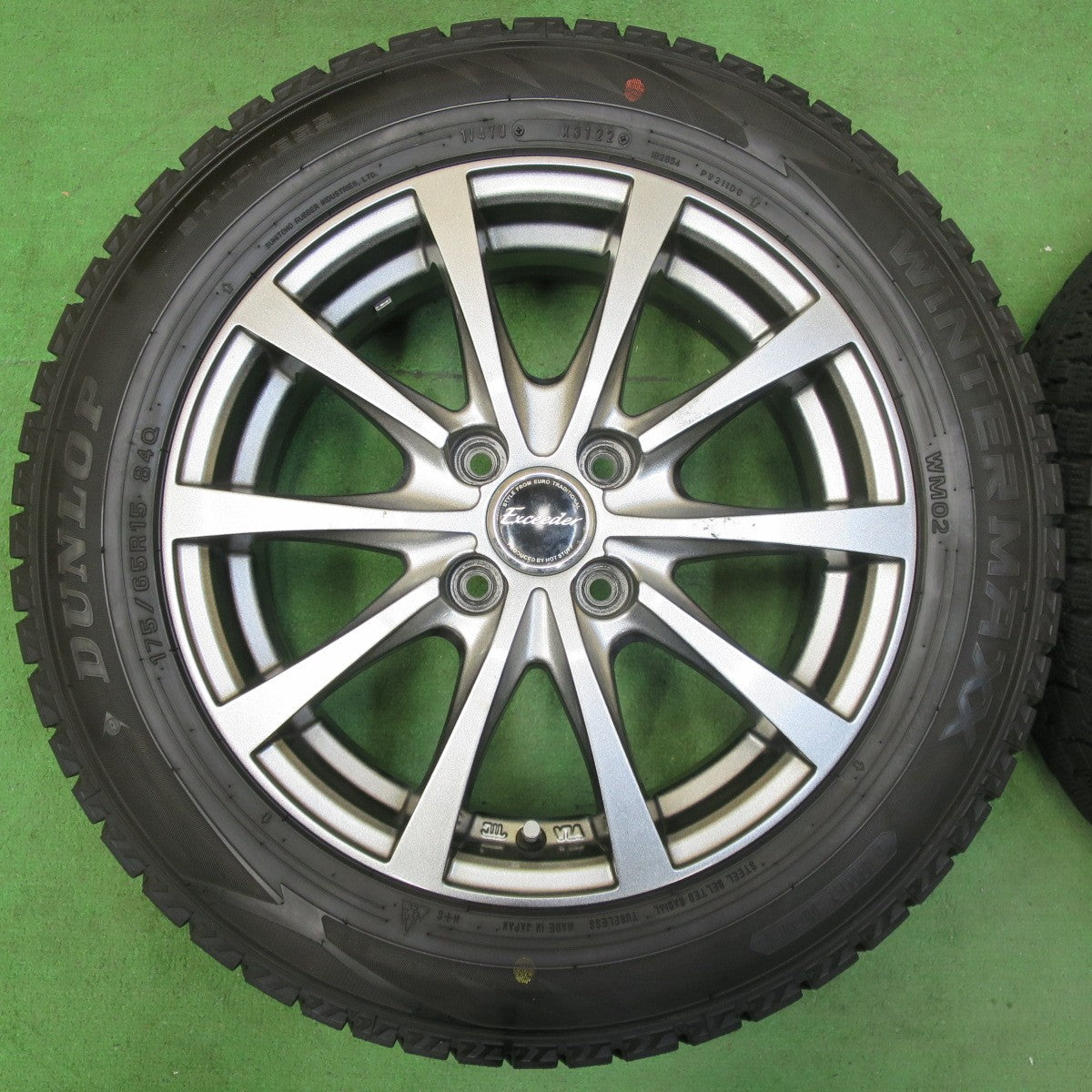 [送料無料] バリ溝！22年！9分★スタッドレス 175/65R15 ダンロップ ウインターマックス WM02 Exceeder エクシーダー 15インチ PCD100/4H★4111310イス