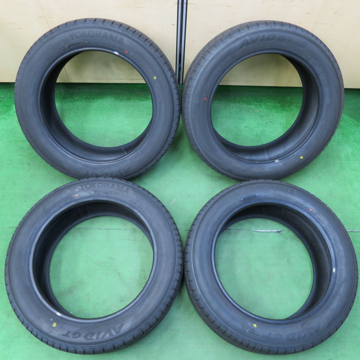 ヨコハマタイヤ AVID GT 235/55 R19 新車外し 4本 ヨコハマAVID GT 235