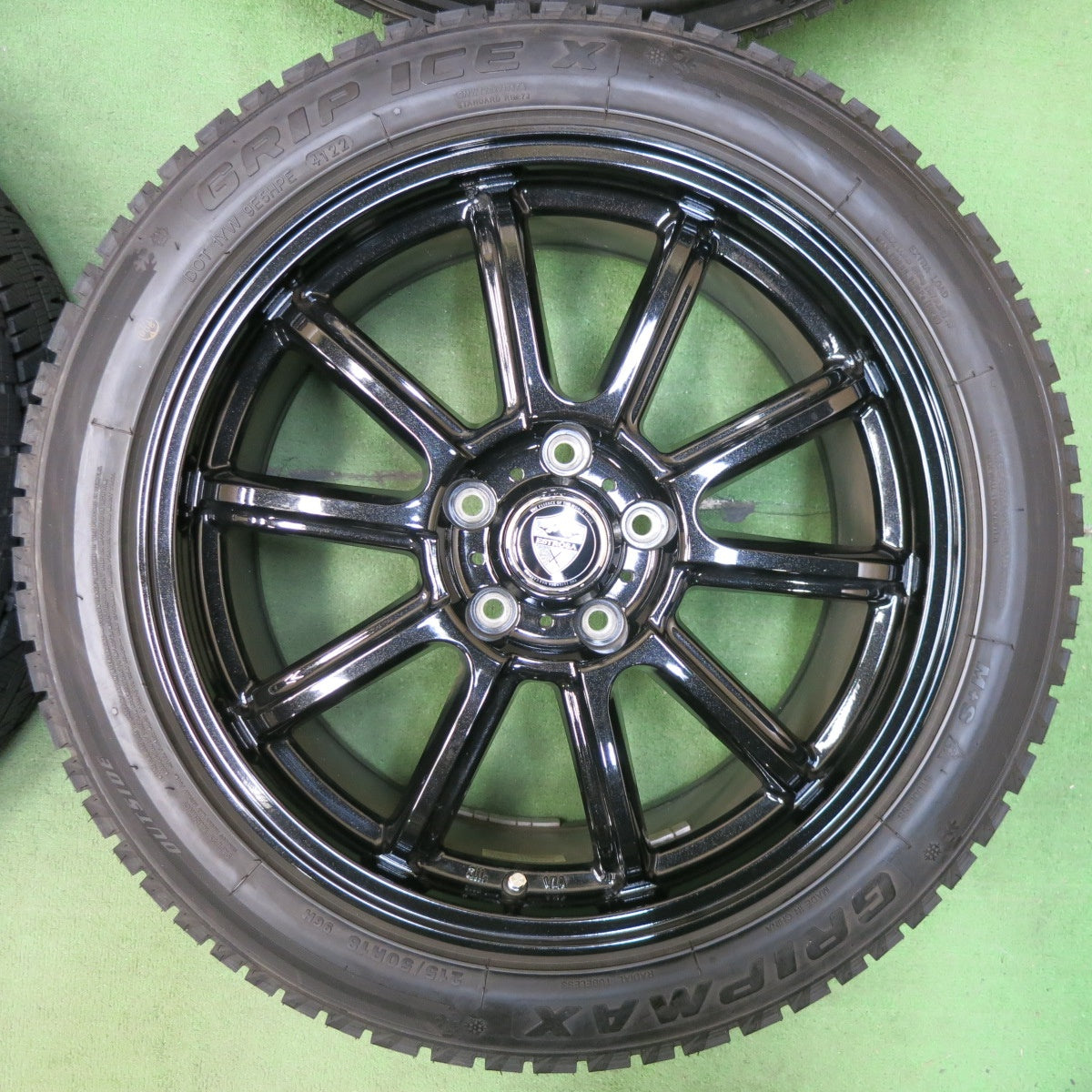 [送料無料] バリ溝！22年！キレイ！9.5分以上★スタッドレス 215/50R18 グリップマックス GRIP ICE X ESTROSA エステローザ 18インチ PCD114.3/5H★4122710SYス