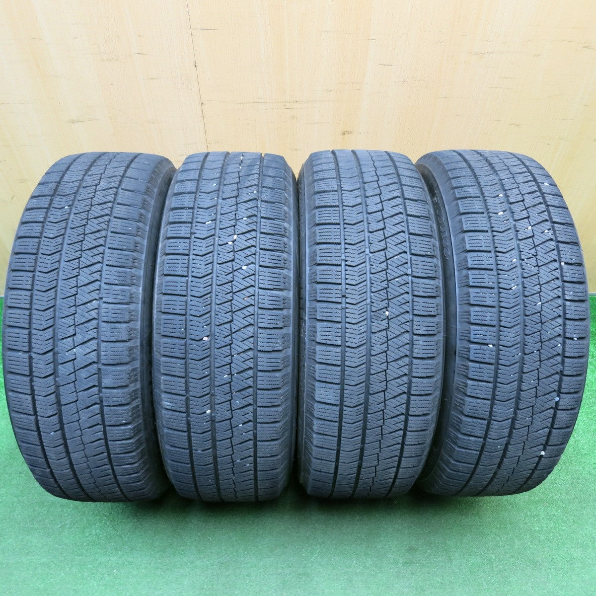バリ溝！21年！キレイ！8.5分★スタッドレス 205/60R16 ブリヂストン ブリザック VRX2 WAREN ヴァーレン 16インチ PCD114.3/5H★5121112HAス
