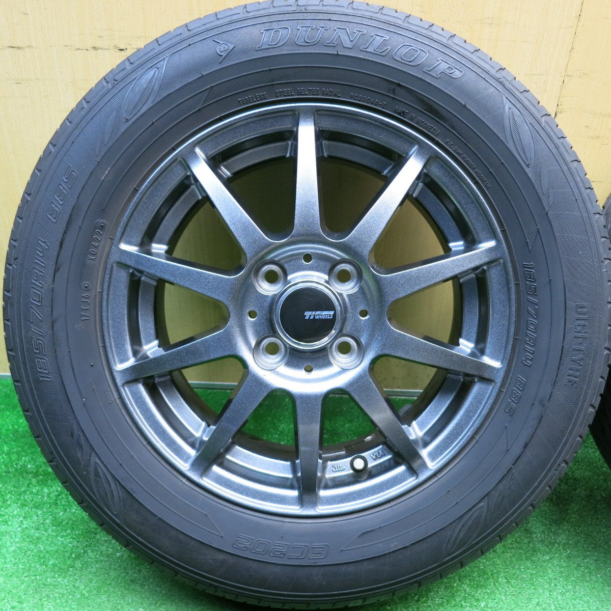バリ溝！22年！キレイ！9分★185/70R14 ダンロップ EC202 Ti WHEELS 社外 アルミ 14インチ PCD100/4H★5122105HAノ