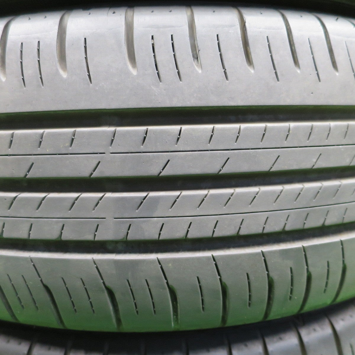 バリ溝！24年！9.5分★205/60R16 ダンロップ エナセーブ EC300+ タイヤ 16インチ ノア ヴォクシー ステップワゴン 等★5121102NKノタ