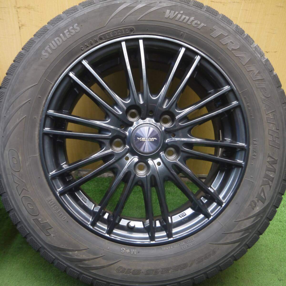 4本価格★スタッドレス 195/65R15 トーヨー ウインター トランパス MK4 VELVA AGUDO ヴェルヴァ PCD114.3/5H★4072206Hス