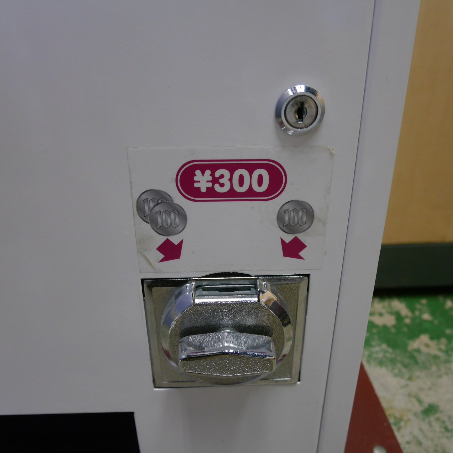 [送料無料] ☆手動式 自動 販売機 トレカ BOX トレーディング カード ボックス 自販機 ガチャ ガチャ メーカー 型式 不明 現状品④☆