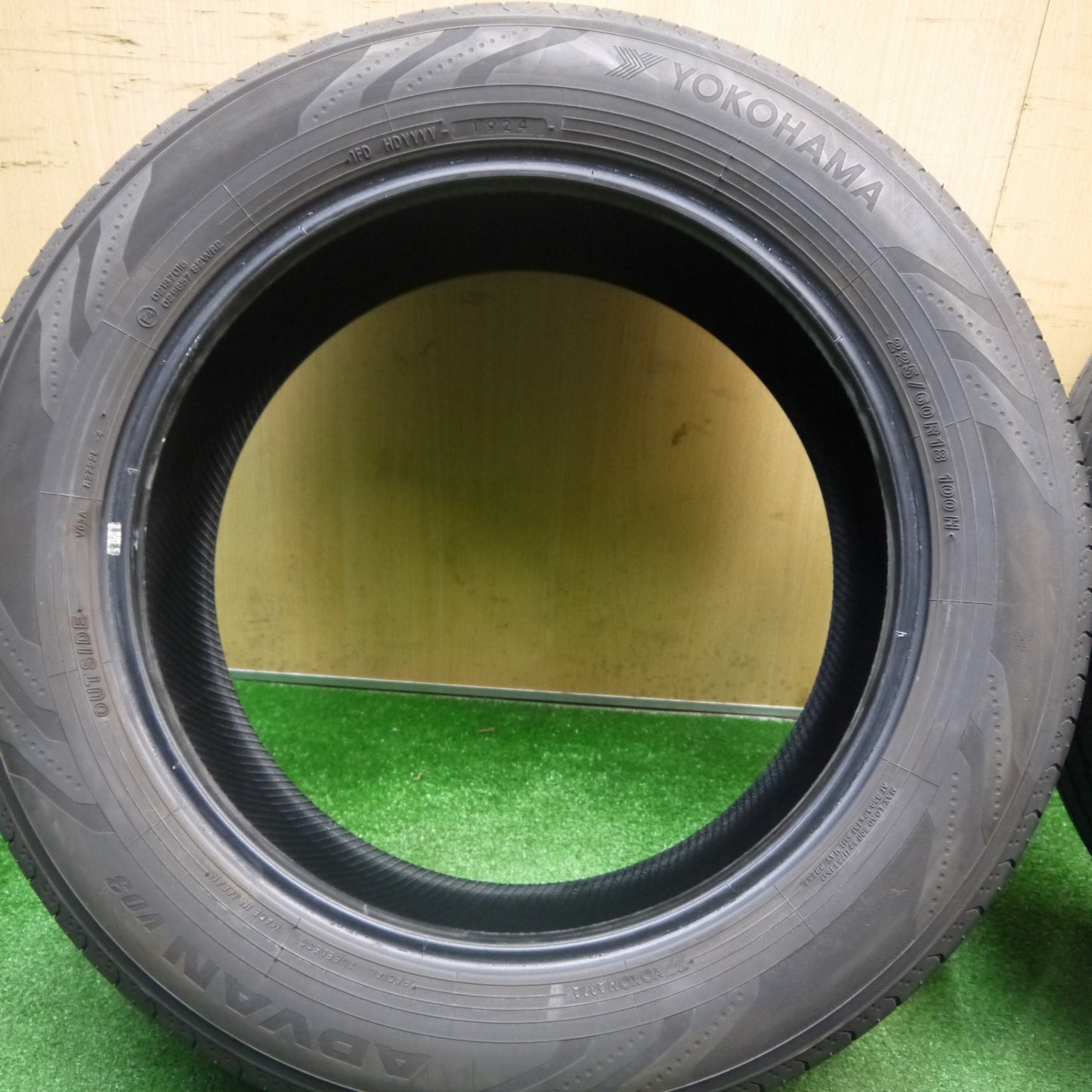 4本価格！24年★225/60R18 ヨコハマ アドバン V03 タイヤ 18インチ 40系 アルファード ヴェルファイア 等★6010902Hノタ