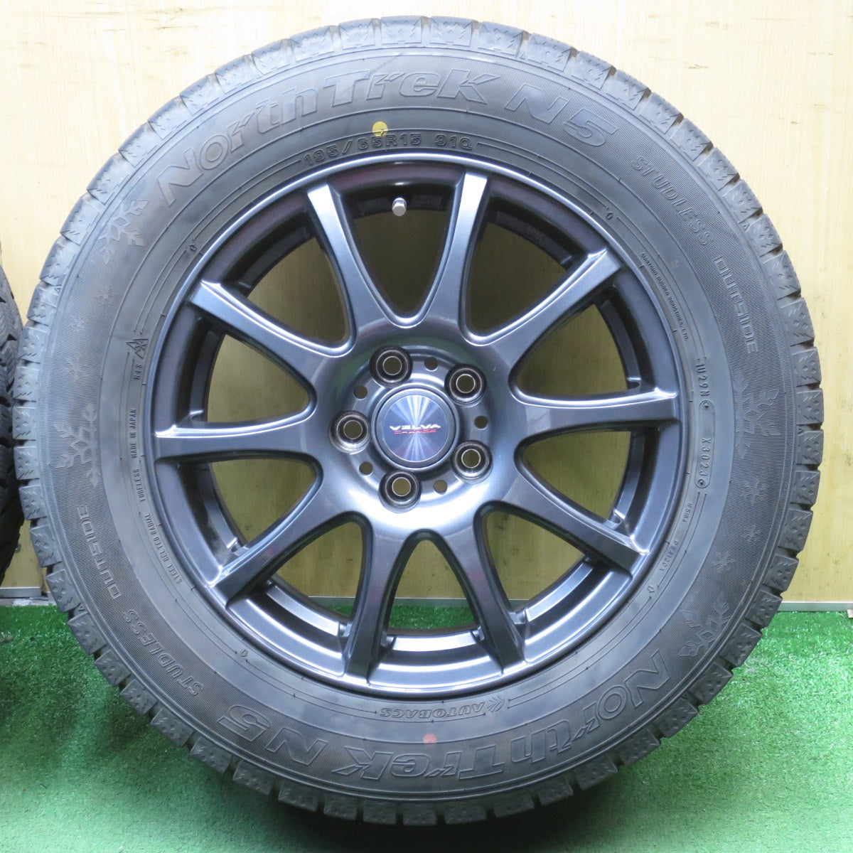 バリ溝！23年！キレイ！9.5分◎プリウス 等 195/65R15 スタッドレス オートバックス ノーストレック N5 VELVA CHARGE ヴェルヴァ 15インチ PCD100/5H◎6090703NJス