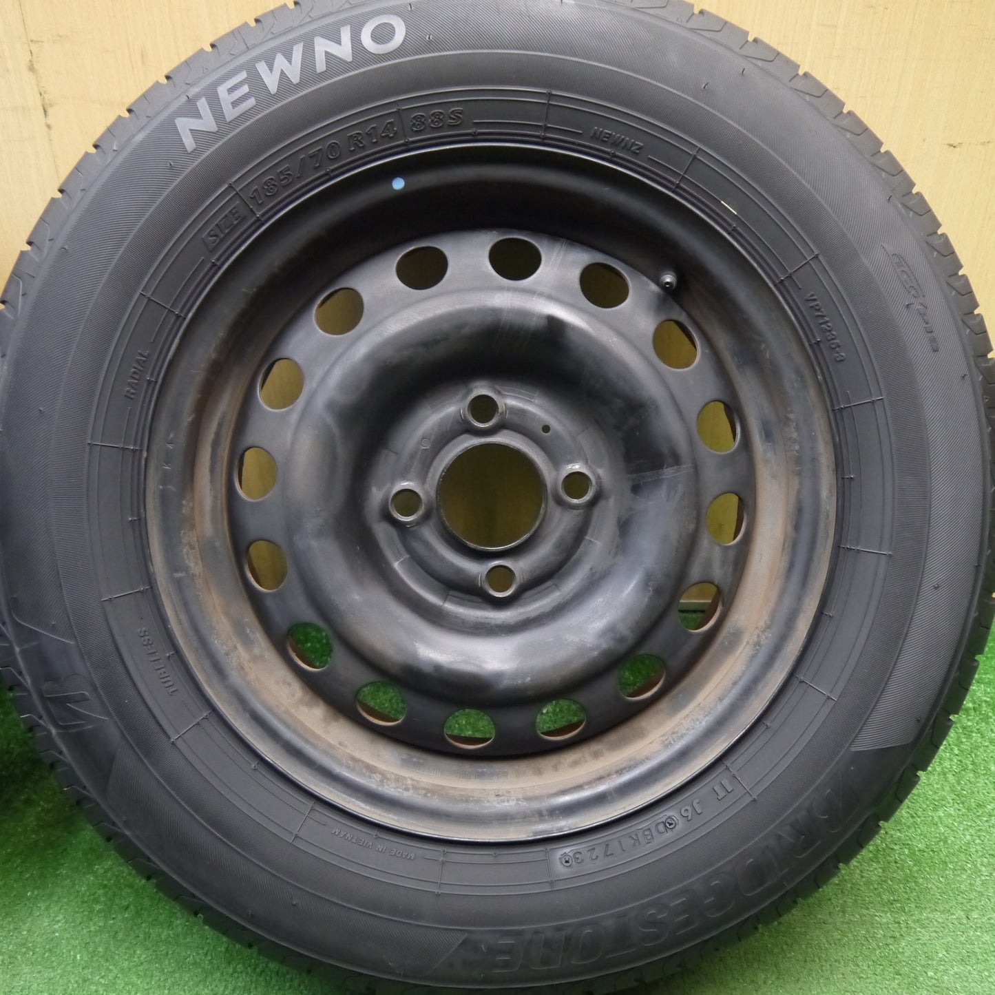 4本価格！23年★日産 ノート 純正 185/70R14 ブリヂストン NEWNO ニューノ 14インチ PCD100/4H★6022705Hノ