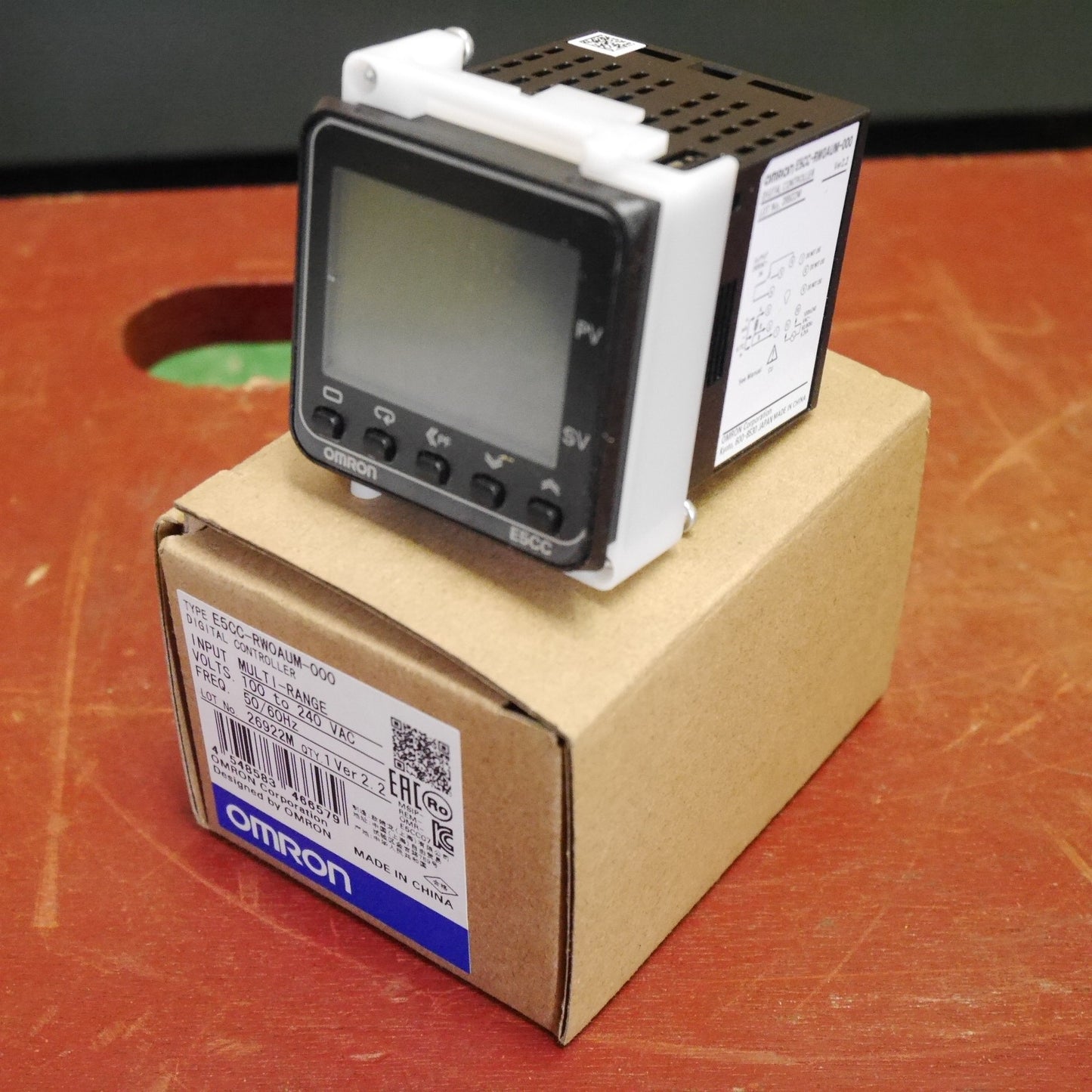 [送料無料] ☆OMRON デジタル 温度 調節計 E5CC-RWOAUM-000 温度調節器☆