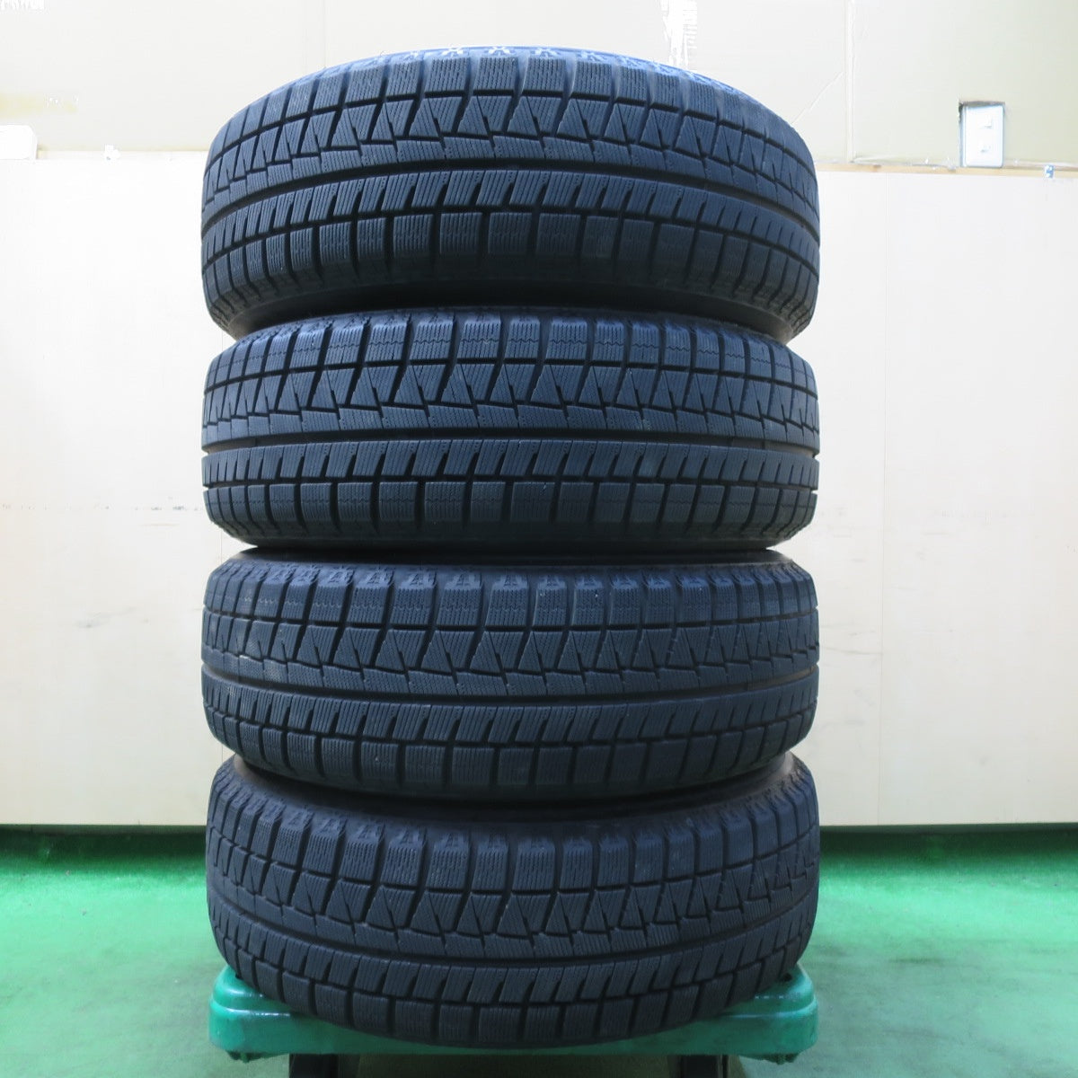 [送料無料] バリ溝！21年！キレイ！9.5分以上★スタッドレス 205/60R16 ブリヂストン アイスパートナー2 TEAD テッド 16インチ PCD114.3/5H★4111308イス