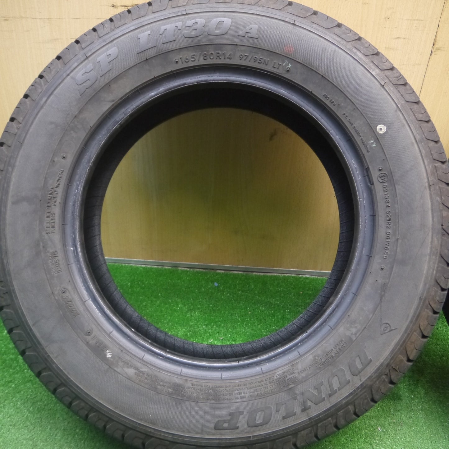 [送料無料] バリ溝！24年！9.5分★165/80R14 97/95N ダンロップ SP LT30 A タイヤ 14インチ タウンエース バネット ボンゴ 等★5020706Hノタ
