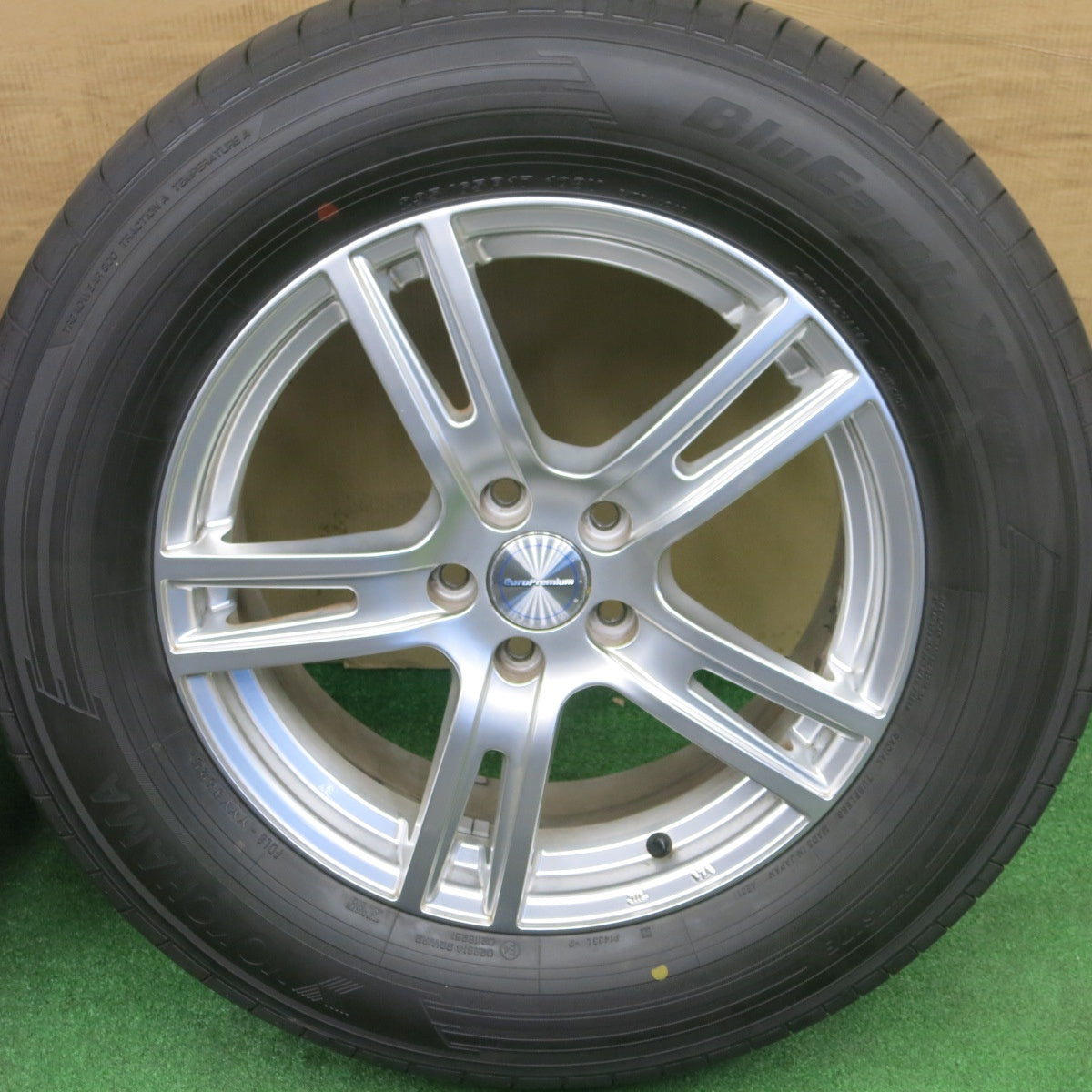 バリ溝！25年！9.5分★ボルボ 等 EuroPremium GENT 235/65R17 ヨコハマ BluEarth-XT AE61 ユーロプレミアム ゲント 17インチ PCD108/5H★6020103NKノ