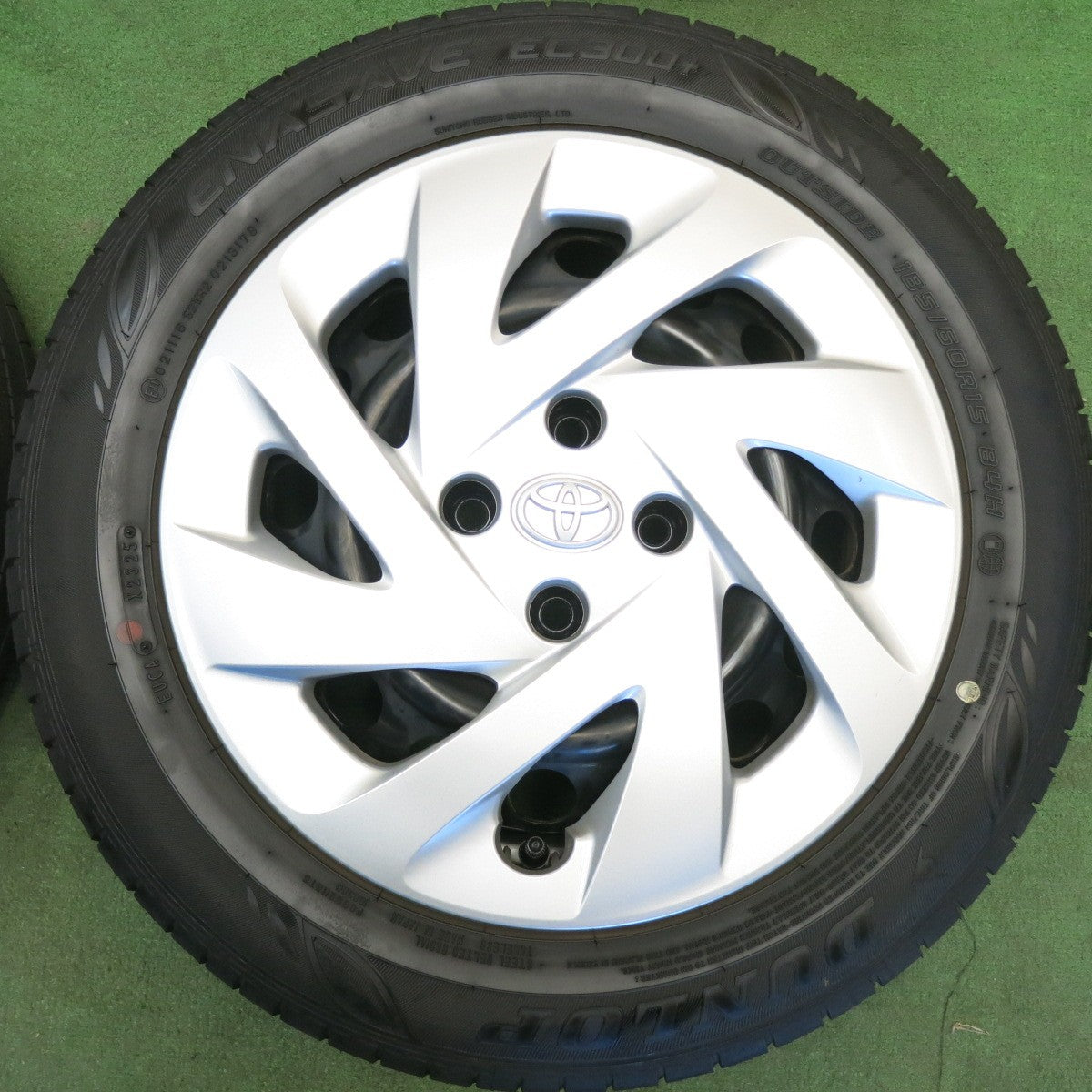 バリ溝！25年！キレイ！9分★トヨタ カローラ フィールダー 純正 スチール 185/60R15 ダンロップ エナセーブ EC300+ 15インチ PCD100/4H★6051709HAノ