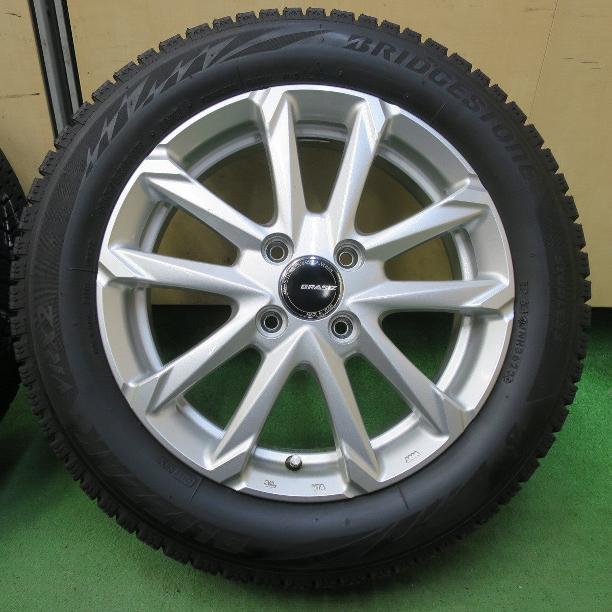 キレイ！23年★スタッドレス 165/65R15 ブリヂストン ブリザック VRX2 QRASIZ KOSEI クレイシズ コーセイ 15インチ タフト ハスラー 等 PCD100/4H★5100601イス