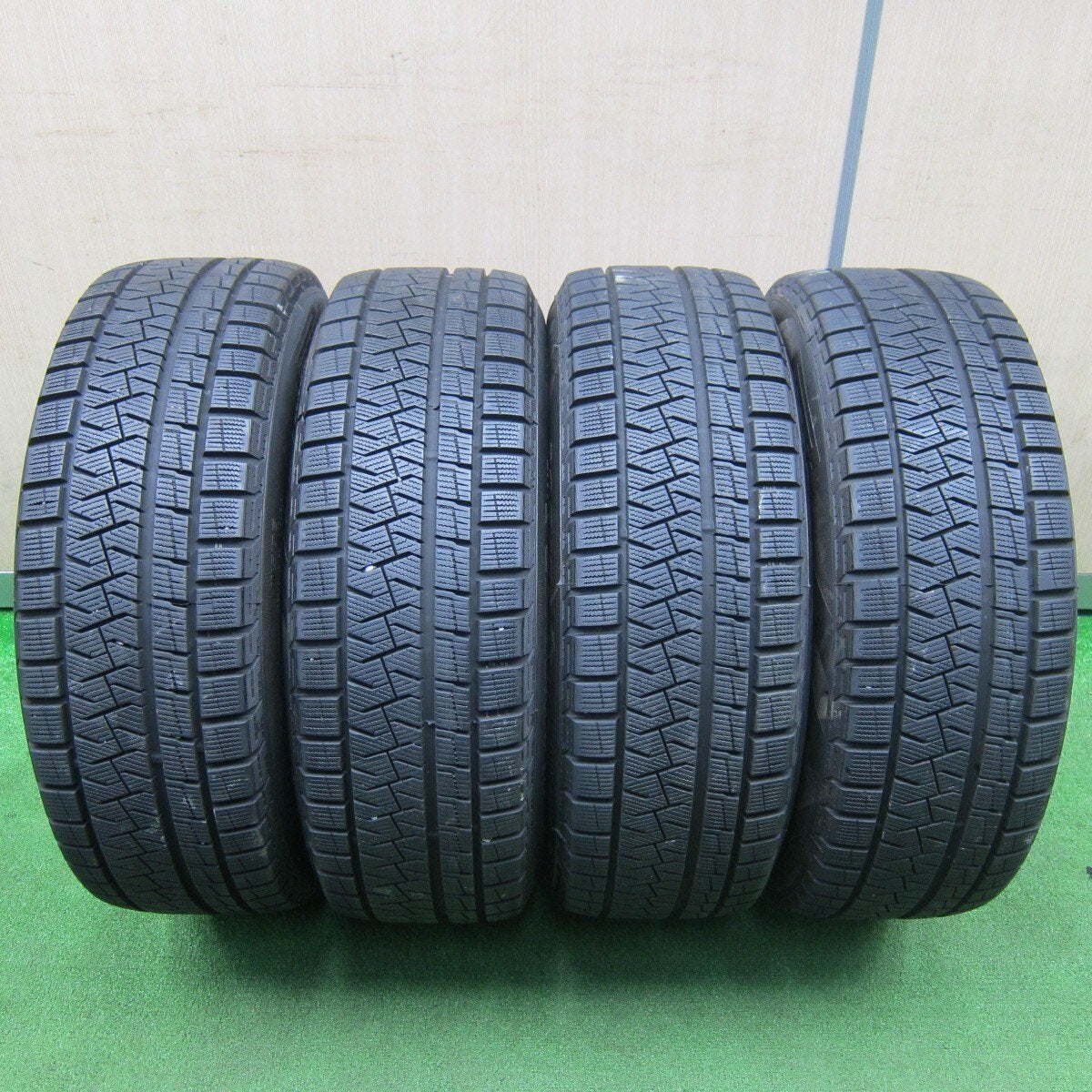 バリ溝！21年！キレイ！8.5分★スタッドレス 205/60R16 ピレリ アイスアシンメトリコ プラス NEXTA ネクスタ 16インチ PCD114.3/5H★4121411TNス