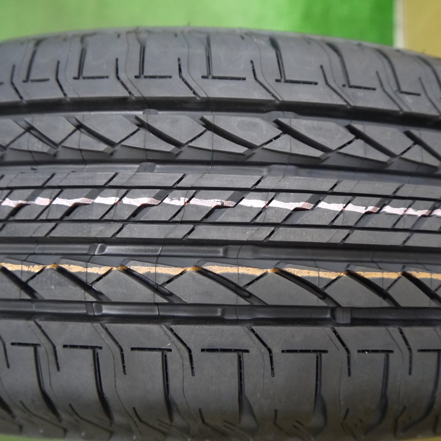 新車外し！24年！1本★195/80R15 ブリヂストン デューラー H/L 852 タイヤ 15インチ ジムニー シエラ ノマド ハイエース 等★5052004Hノタ