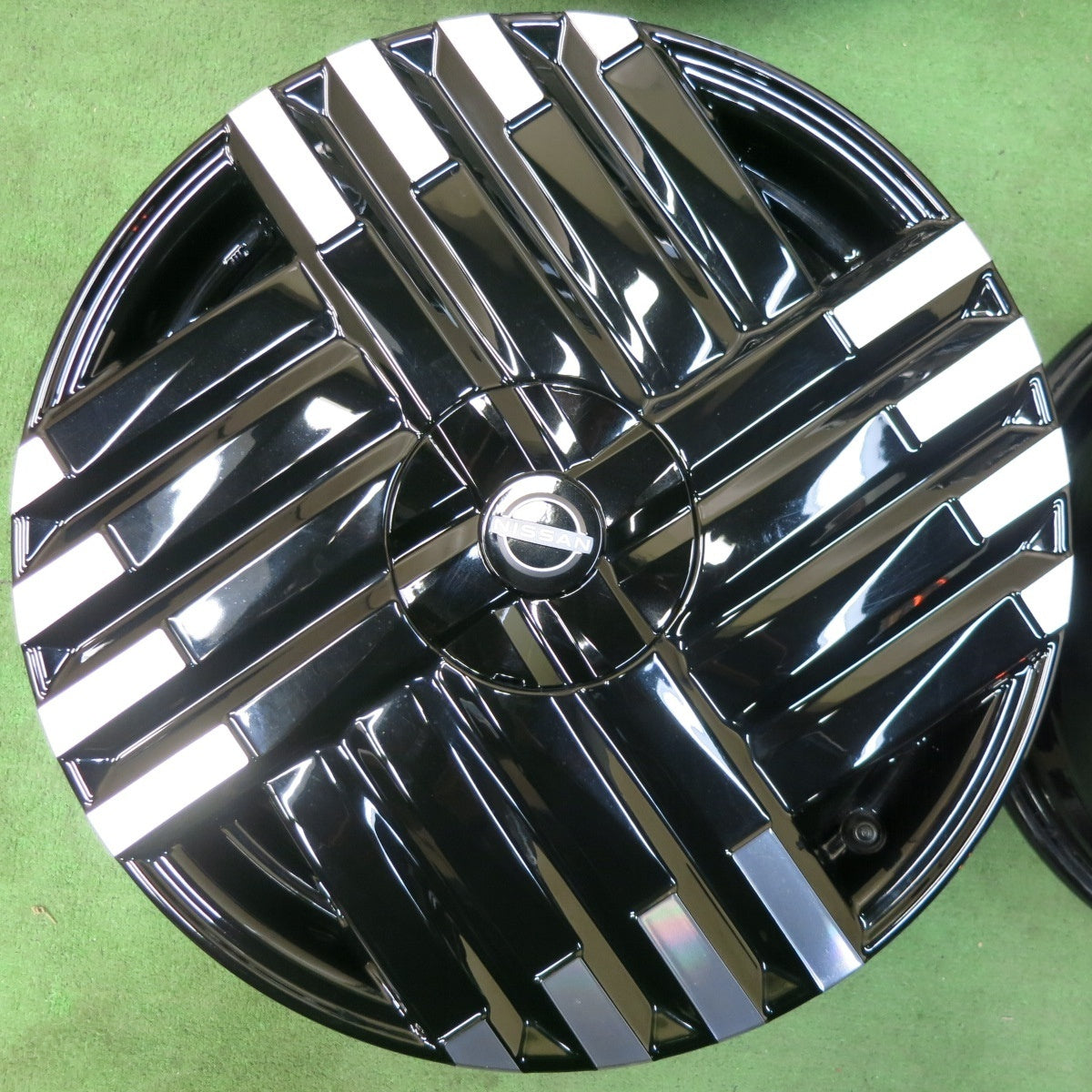 キレイ★日産 E13 ノート オーラ 純正 ホイール 17インチ AURA 17×6.5J PCD100/4H★4121101SYホ
