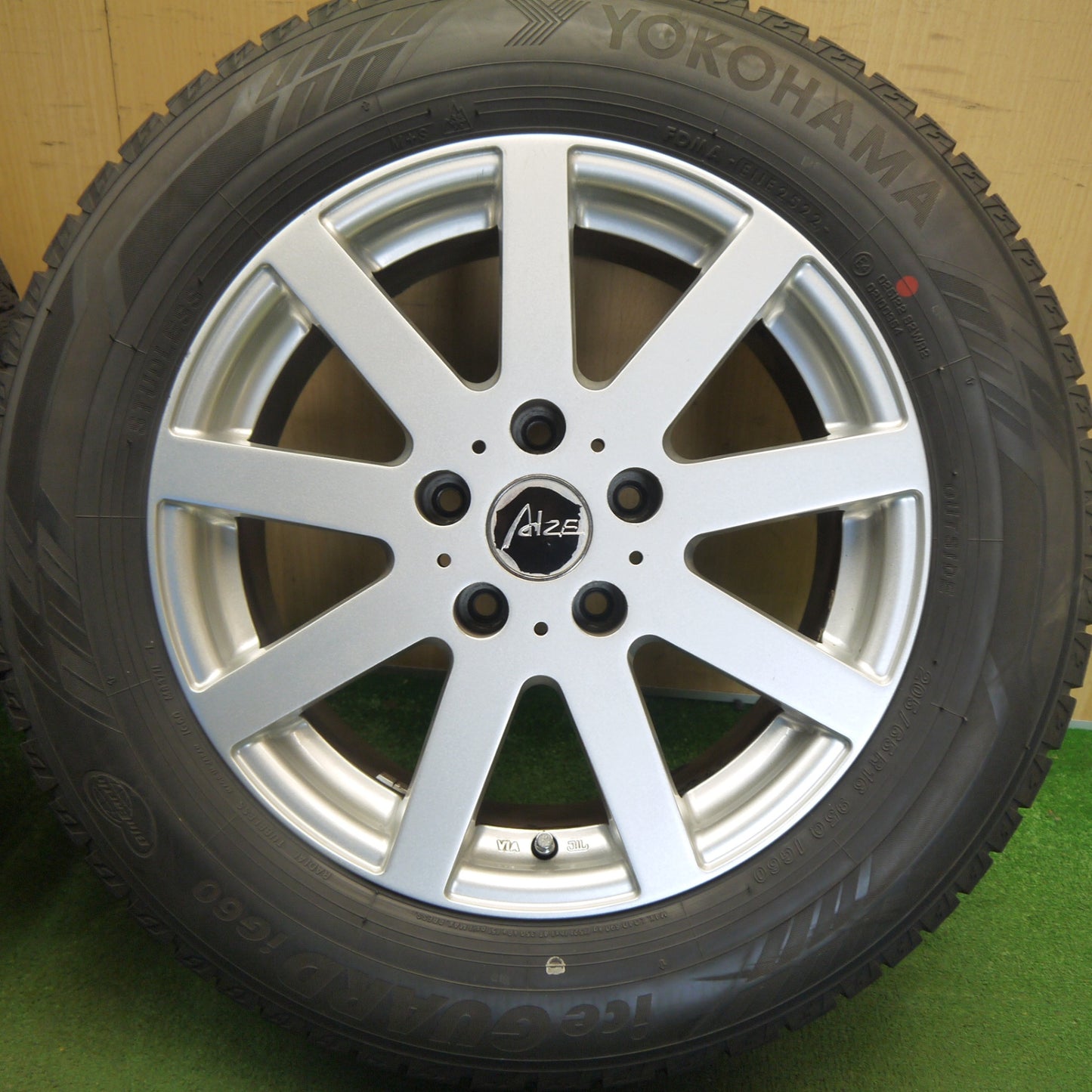 バリ溝！22年！キレイ！9分◎スタッドレス 205/65R16 ヨコハマ アイスガード iG60 ALZE アルゼ 16インチ PCD114.3/5H◎6062401Hス