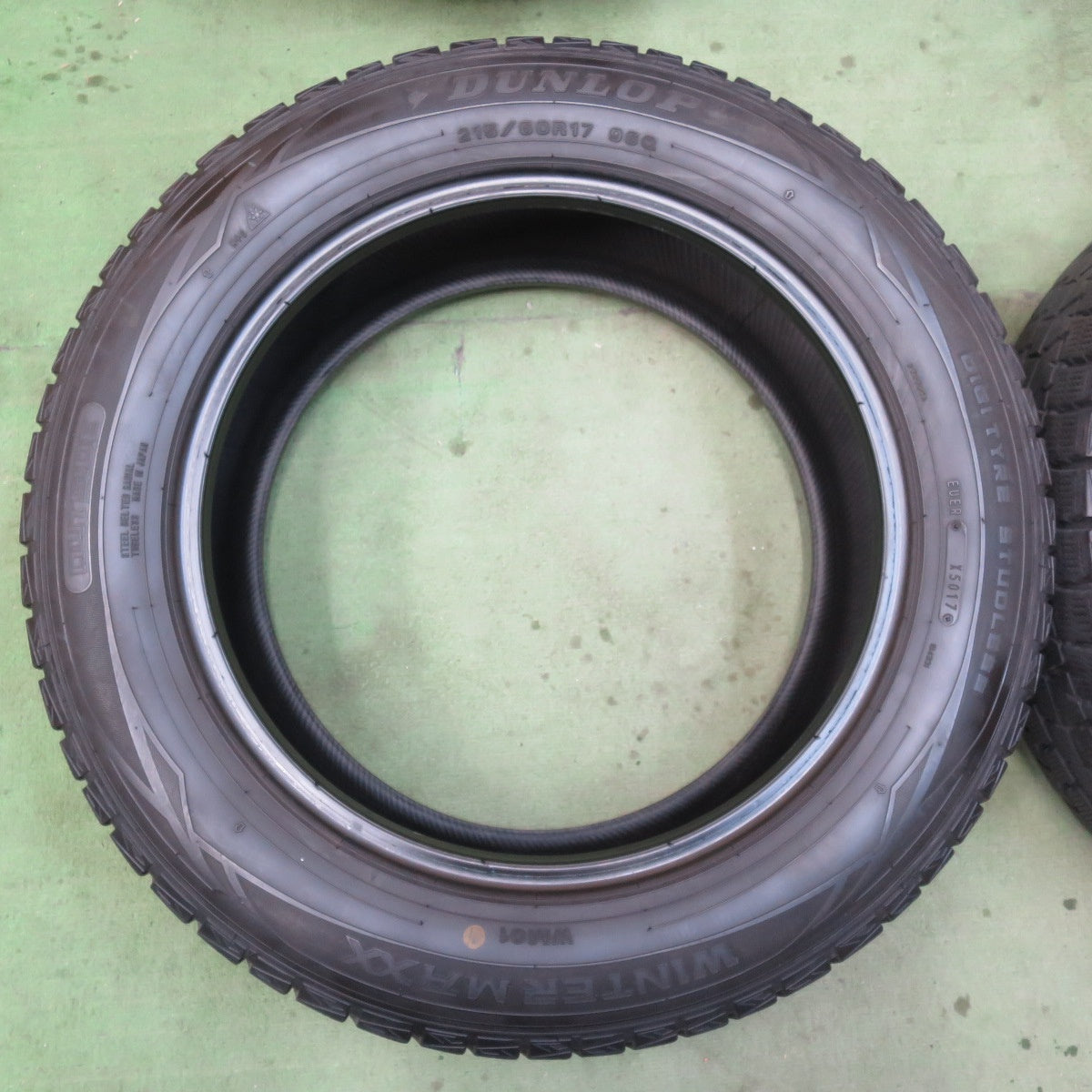 バリ溝！8.5分★スタッドレス 215/60R17 ダンロップ ウインターマックス WM01 タイヤ 17インチ C-HR カローラクロス エスティマ 等★6012705イスタ