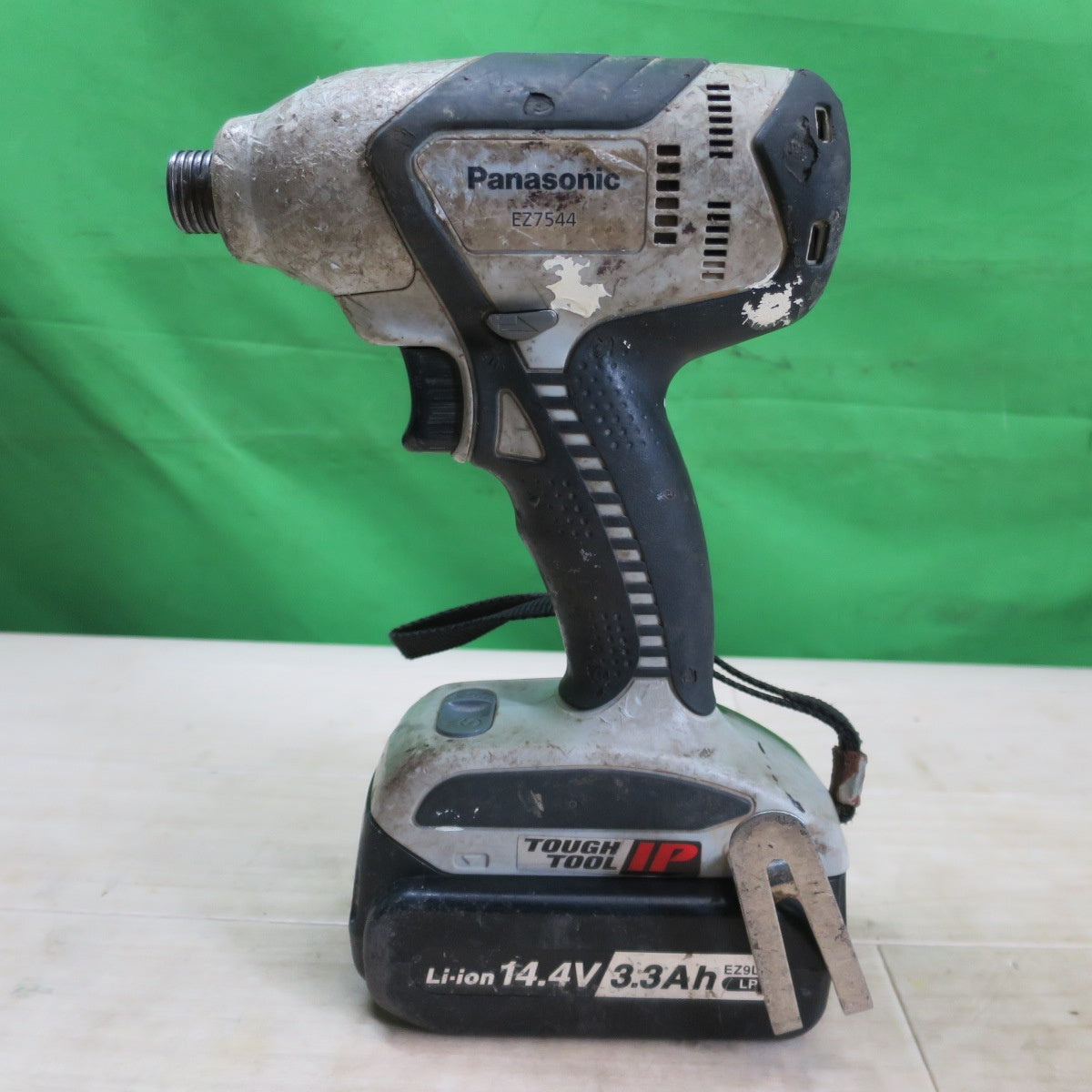 バッテリー2個付☆Panasonic 充電 式 インパクトドライバー EZ7544 電動 工具 充電器 EZ0L81 パナソニック 14.4V コードレス☆