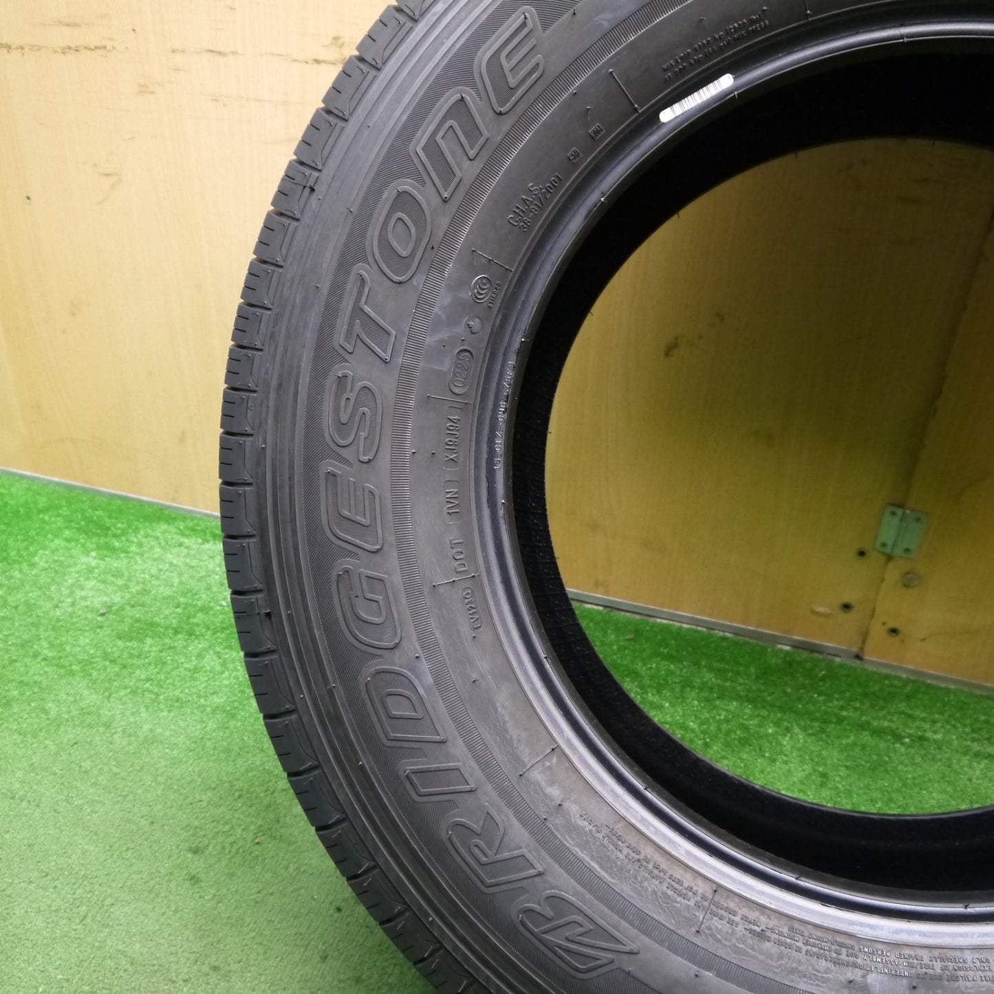 新車外し！25年！1本★255/70R18 ブリヂストン デューラー H/T 685 DUELER タイヤ 18インチ ジープ ラングラー 等★5060303Hノタ