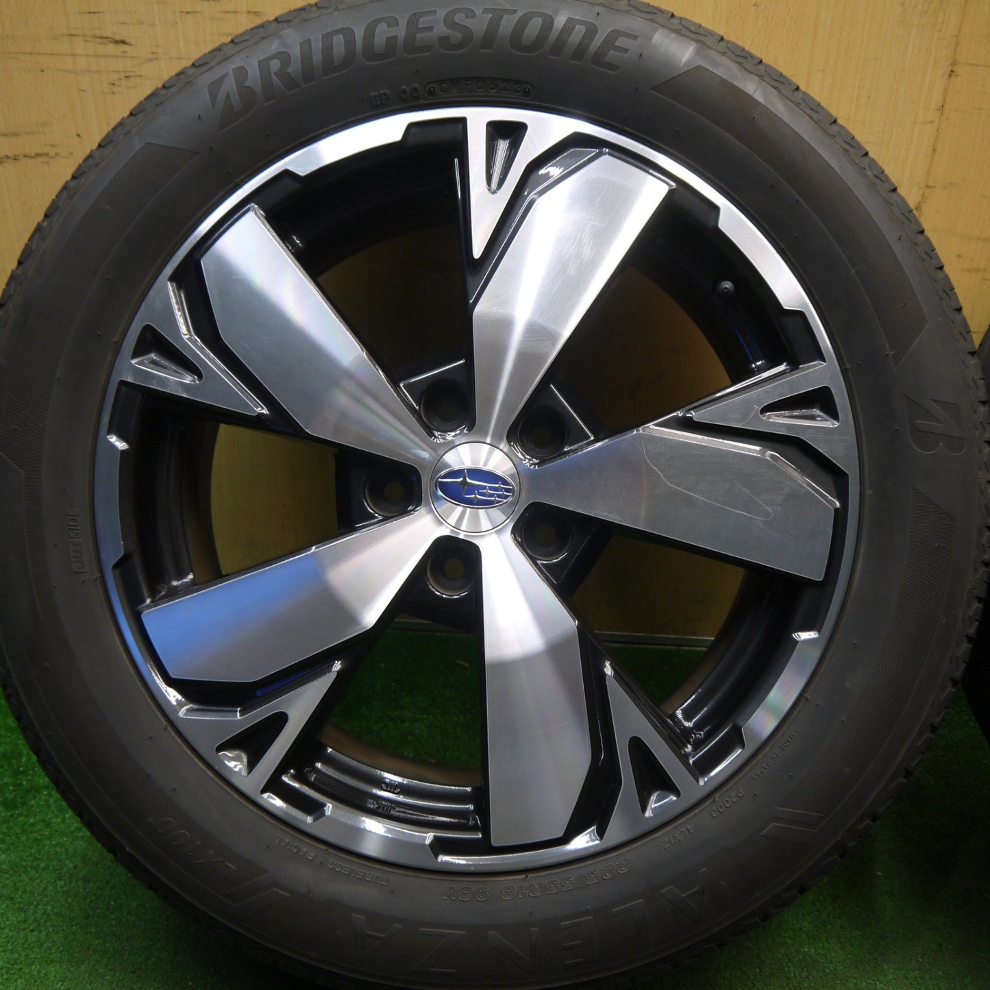 バリ溝！25年！9.5分★スバル SK フォレスター 純正 225/55R18 ブリヂストン アレンザ LX100 ALENZA 18インチ PCD114.3/5H★6031107Hノ