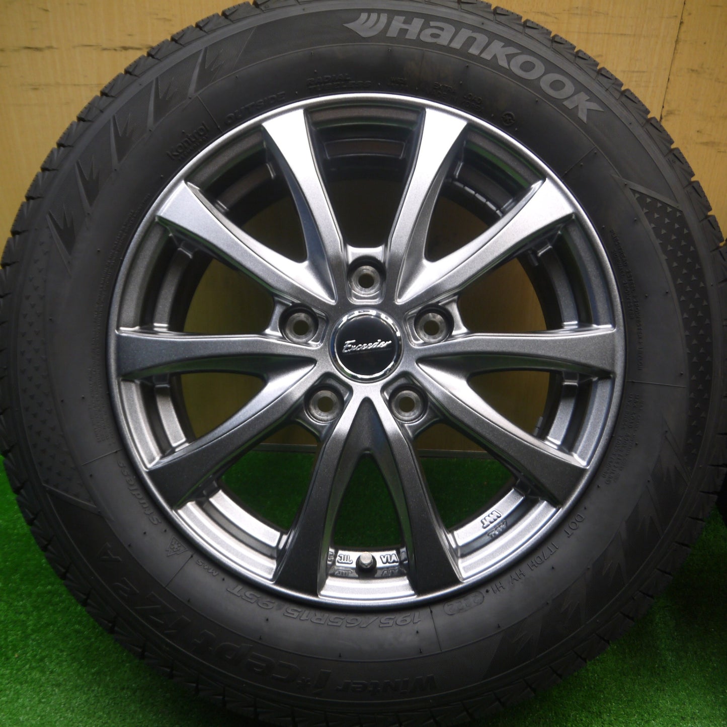 [送料無料] バリ溝！22年！キレイ！ほぼ10分★スタッドレス 195/65R15 ハンコック ウインター アイセプト IZ2A Exceeder エクシーダー 15インチ PCD114.3/5H★4102909Hス