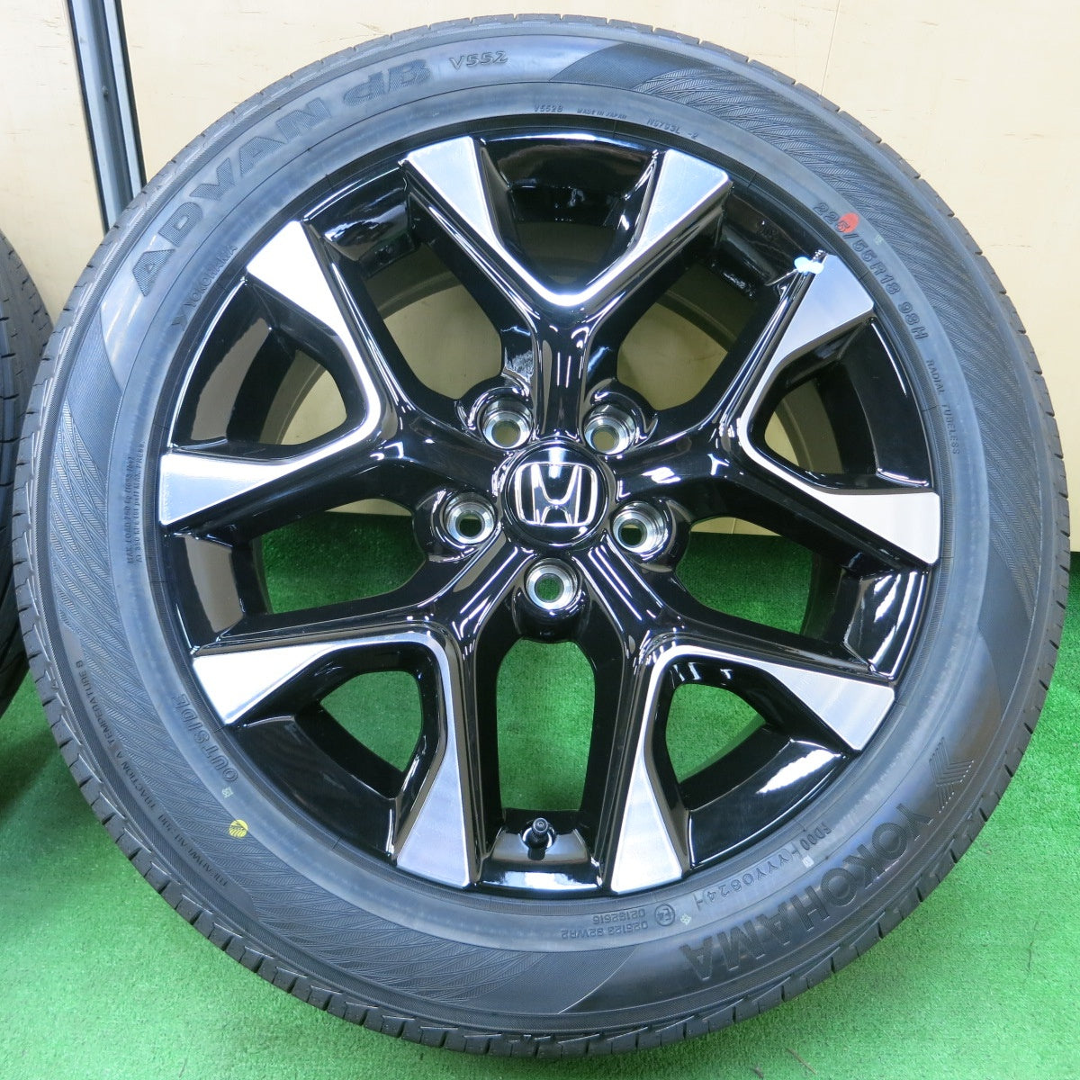 *送料無料* 新車外し！24年★ホンダ ZR-V 純正 225/55R18 ヨコハマ アドバン dB V552 18インチ PCD114.3/5H ZRV★4042905イノ
