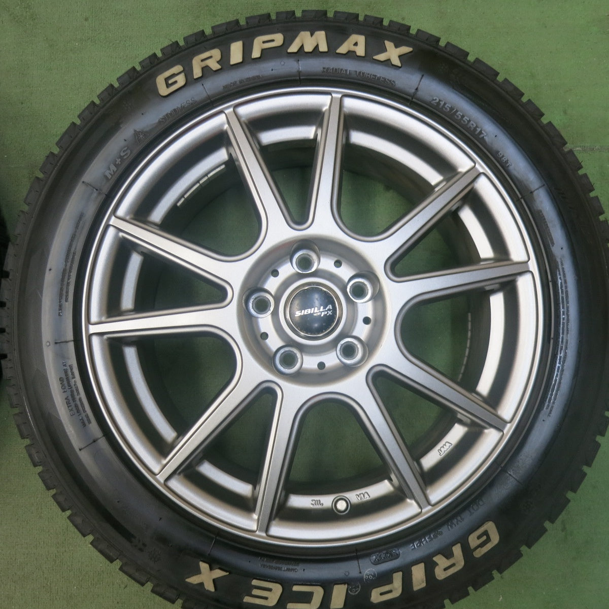 バリ溝！22年！キレイ！9分★スタッドレス 215/55R17 グリップマックス グリップ アイス X ホワイトレター SIBILLA NEXT PX シビラ 17インチ PCD114.3/5H★5112706SKス