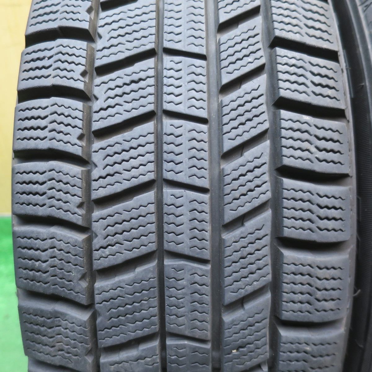 バリ溝！22年！キレイ！9.5分★プリウス 等 195/65R15 スタッドレス オートバックス ノーストレック N5 TEAD テッド 15インチ PCD100/5H★6050803NJス