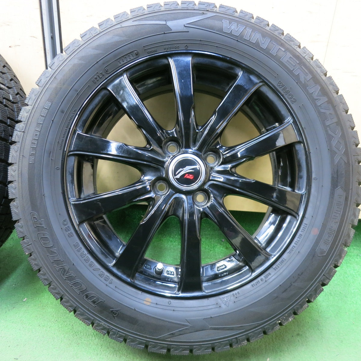 バリ溝！21年！9.5分★スタッドレス 185/65R15 ダンロップ ウインターマックス WM02 Fang ファング 15インチ PCD100/4H★5082601SKス