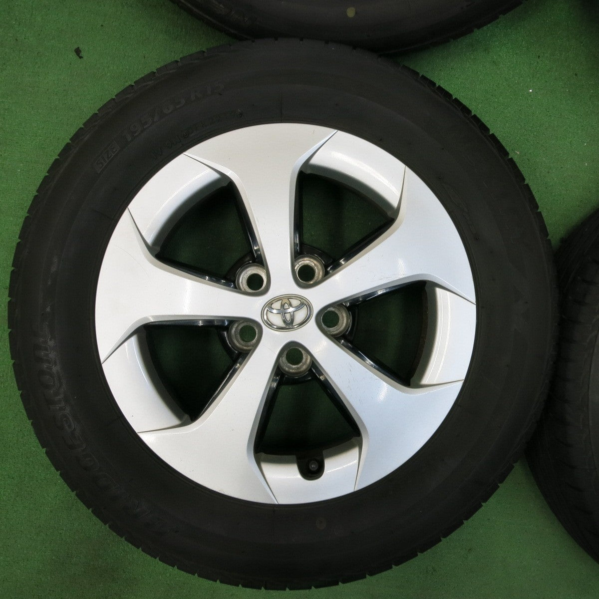 *送料無料* 4本価格！20年★トヨタ 30系 プリウス 純正 195/65R15 ブリヂストン ネクストリー エコピア 15インチ PCD100/5H★4082910SYノ