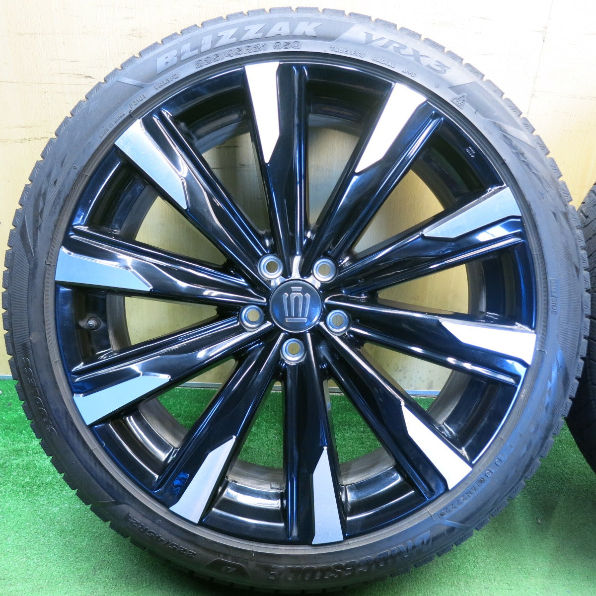 バリ溝！22年！キレイ！9.5分◎トヨタ クラウン クロスオーバー RS 純正 225/45R21 スタッドレス ブリヂストン ブリザック VRX3 21インチ PCD114.3/5H◎6070908HAス