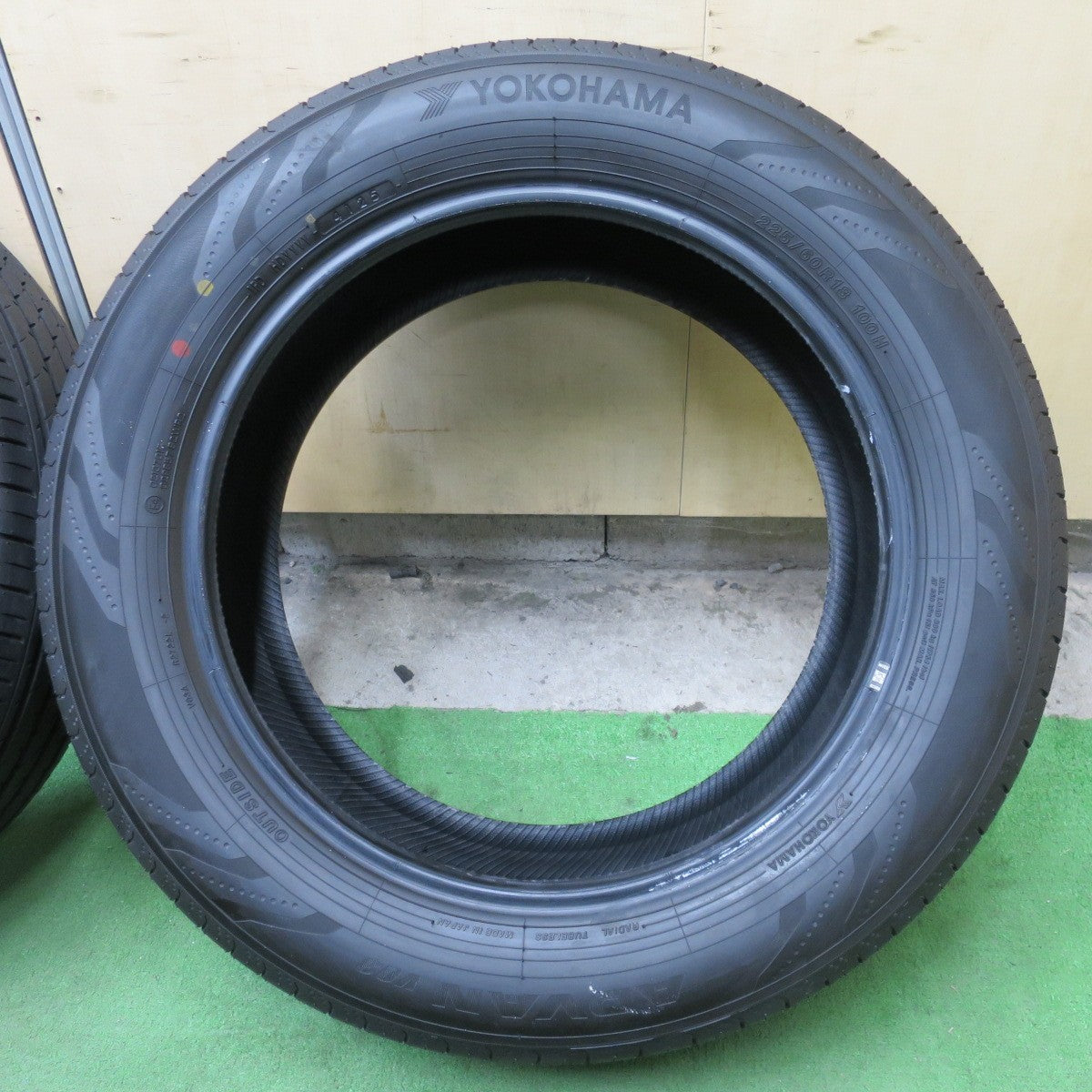 バリ溝！25年！ほぼ10分◎225/60R18 ヨコハマ アドバン V03 V03A タイヤ 18インチ 40系 アルファード ヴェルファイア レクサス NX 等◎6090102NGノタ