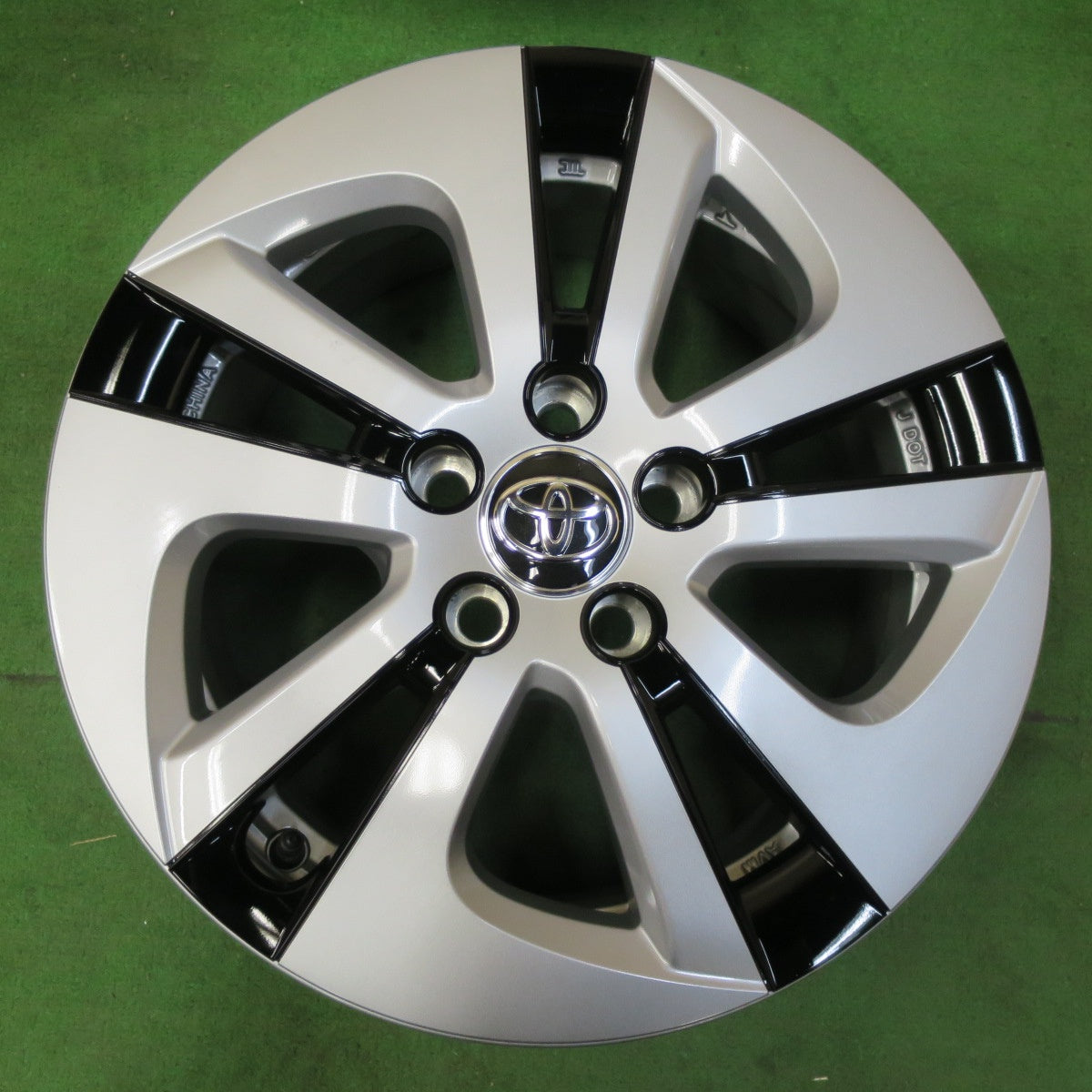 [送料無料] 新車外し★トヨタ 50系 プリウス Aグレード 純正 ホイール 15インチ 15×6.5J PCD100/5H★4102903イホ
