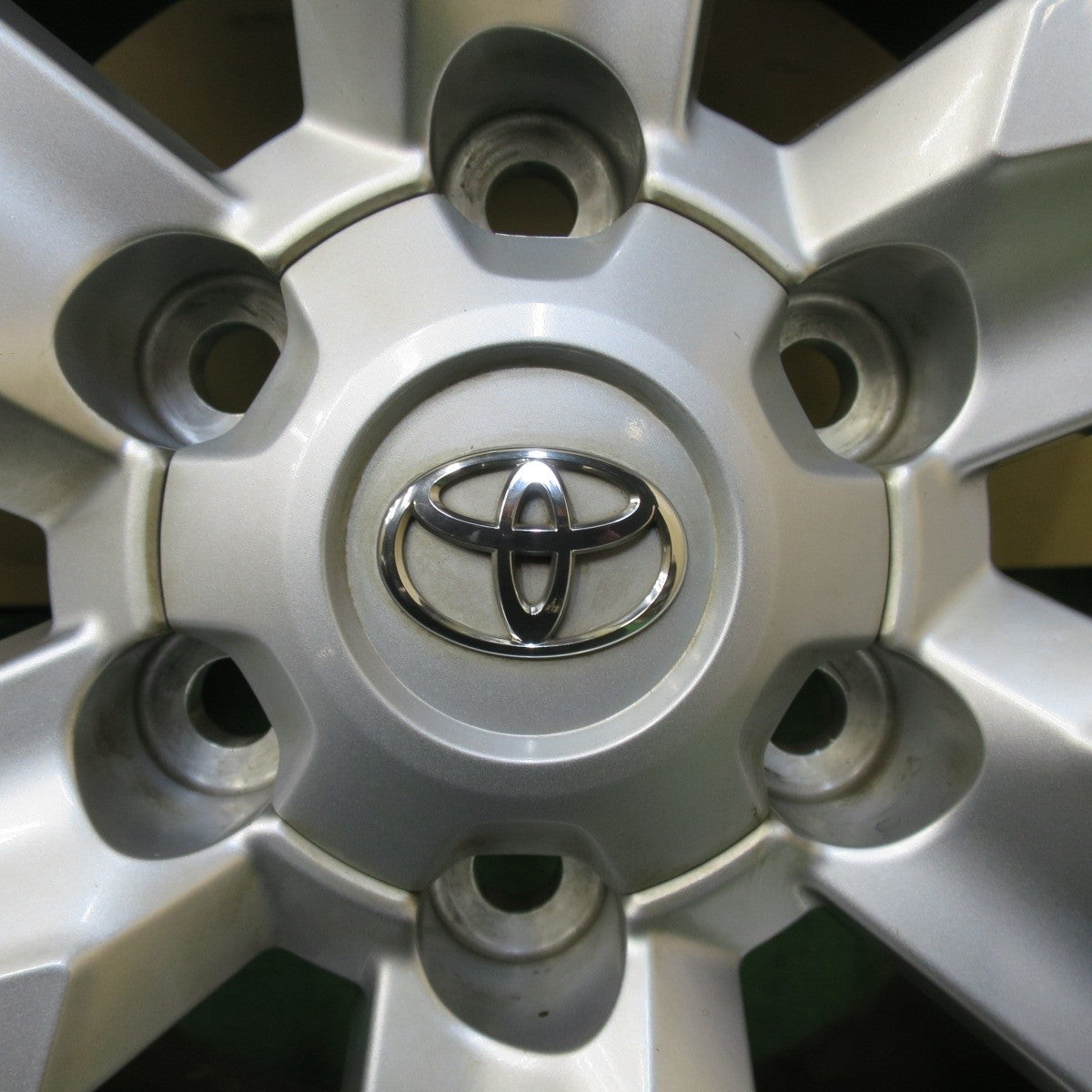4本価格！21年★トヨタ 150系 ランクル プラド 純正 265/65R17 ミシュラン LATITUDE TOUR 17インチ PCD139.7/6H★5032103イノ