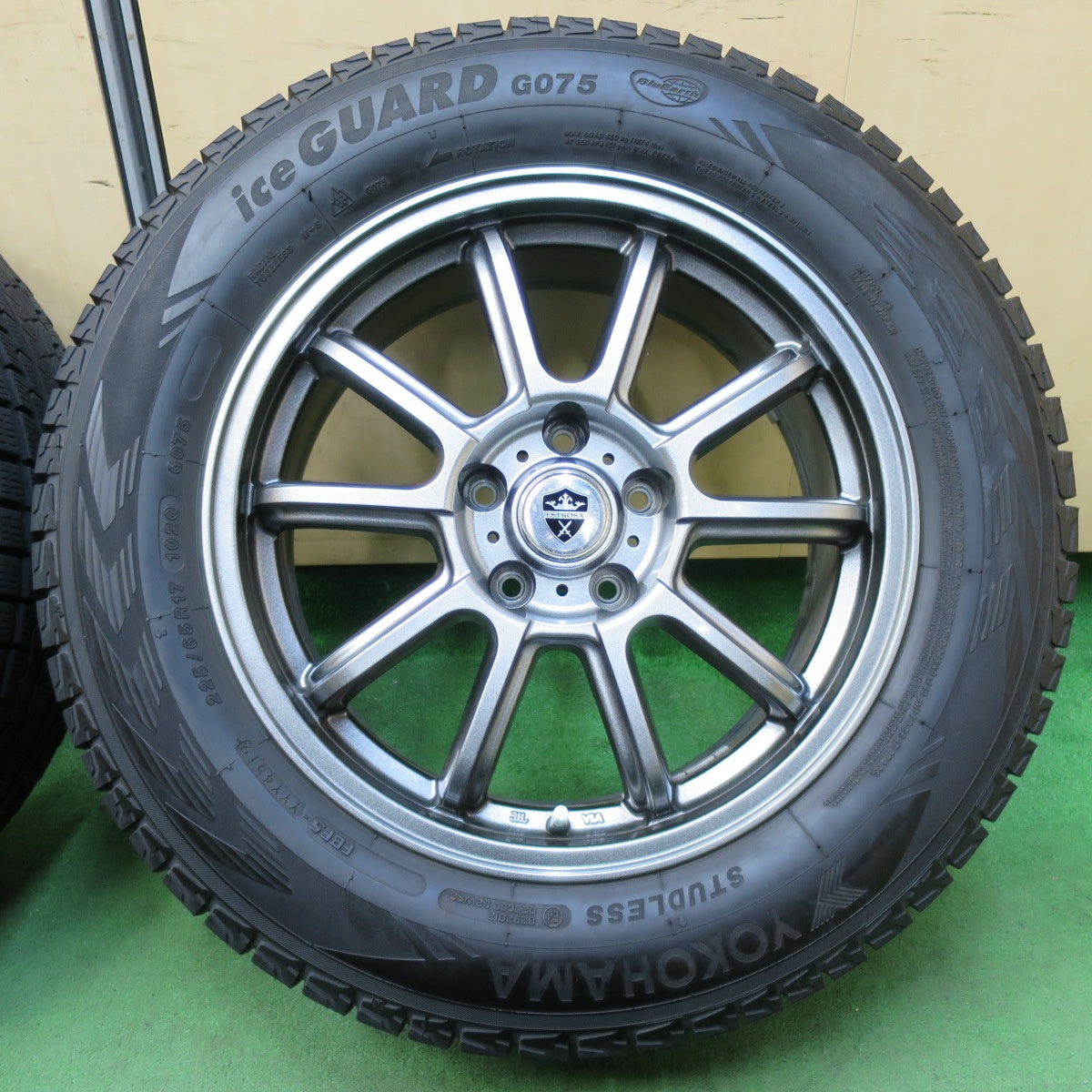 [送料無料] バリ溝！キレイ！9.5分★スタッドレス 225/65R17 ヨコハマ アイスガード G075 ESTROSA エステローザ 17インチ PCD114.3/5H★4120501イス