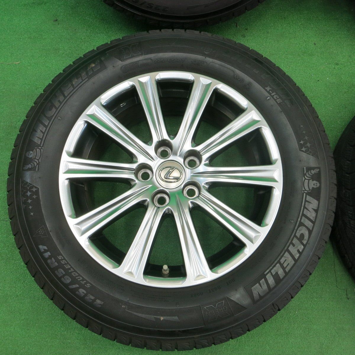*送料無料* センサー付！キレイ★レクサス NX 純正 225/65R17 スタッドレス ミシュラン LATITUDE X-ICE XI2 PCD114.3/5H★4042904ナス