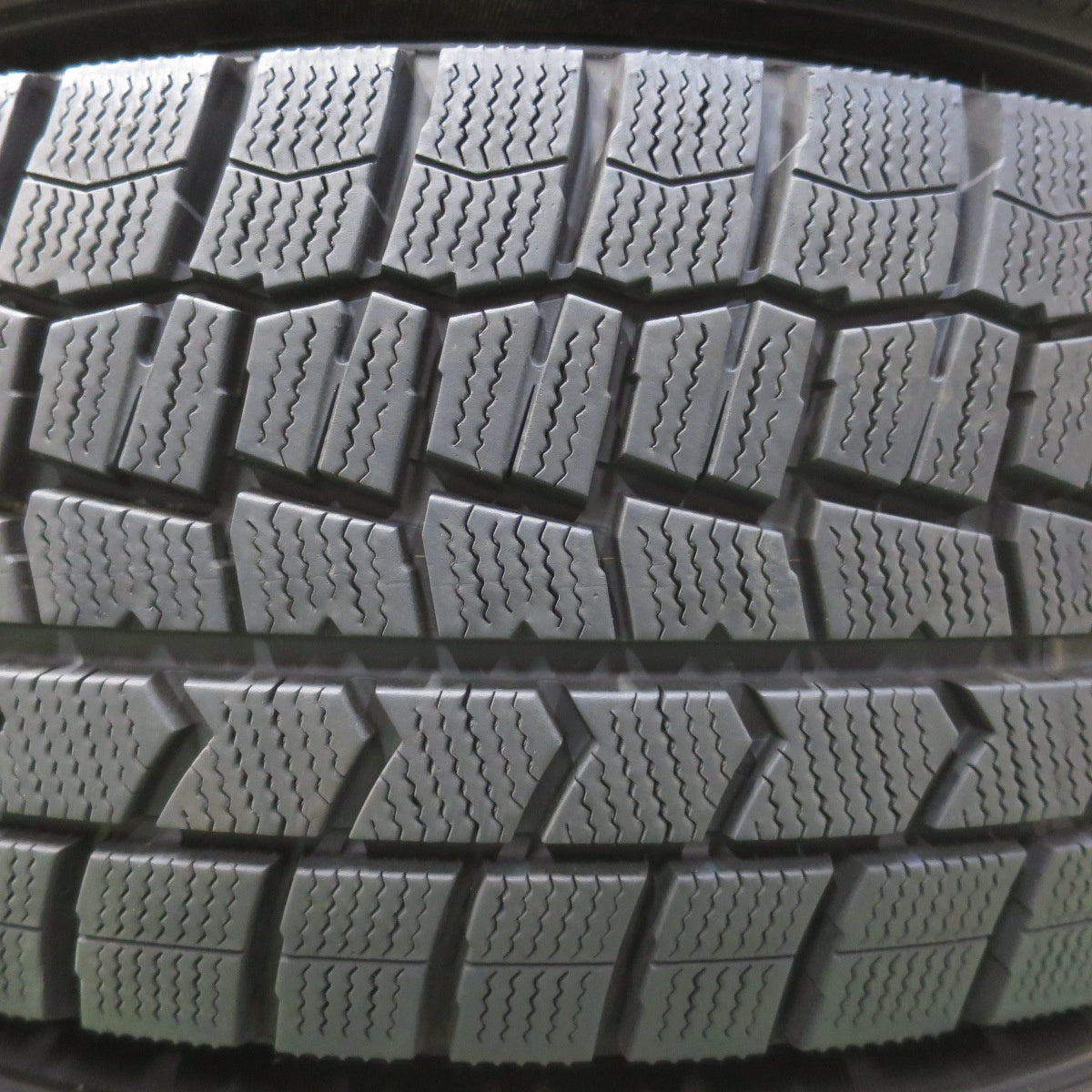 バリ溝！22年！9.5分★ワーゲン アウディ 等 AGA Dorf 215/60R16 スタッドレス ダンロップ ウインターマックス WM02 ドルフ 16インチ PCD112/5H★6042705イス
