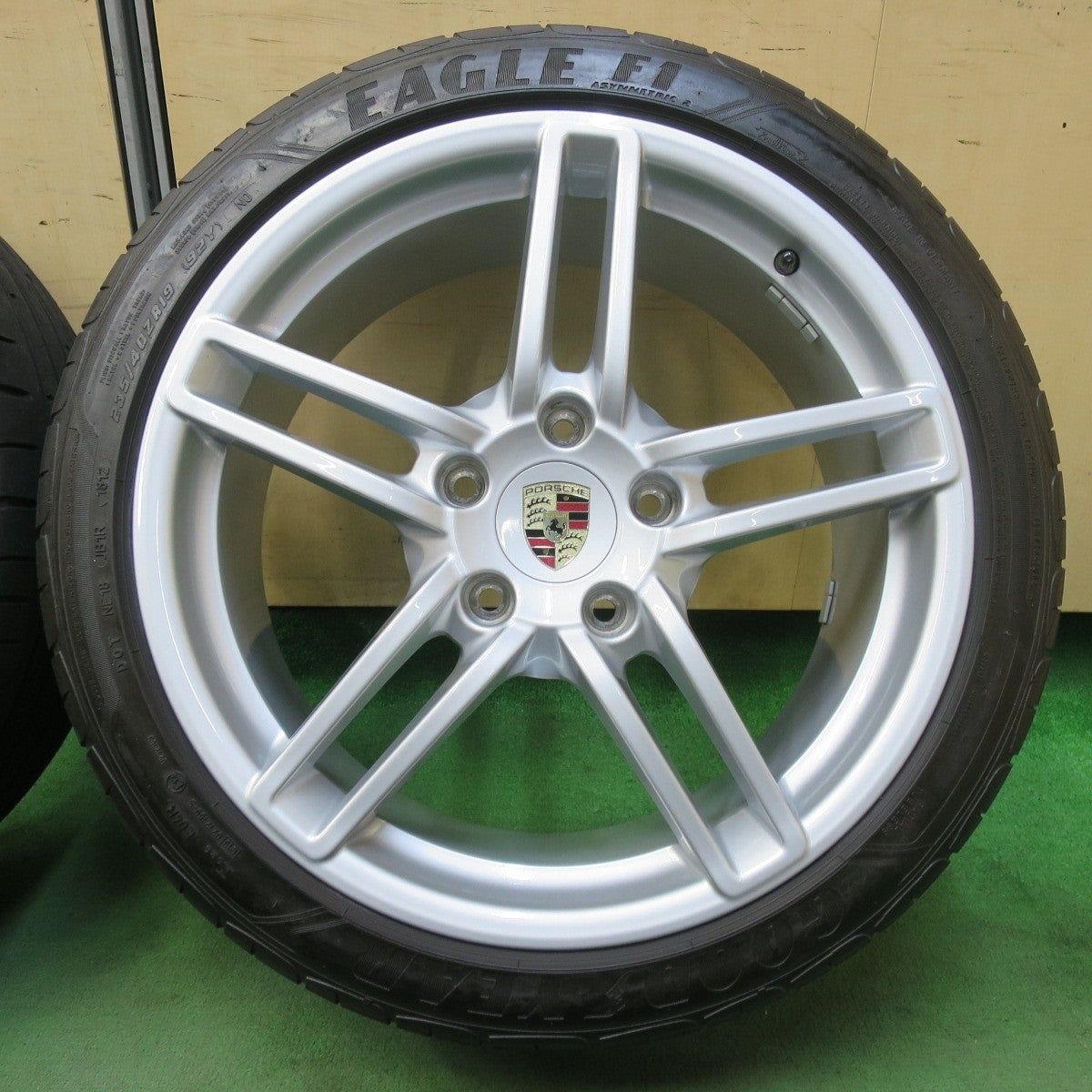 キレイ★ポルシェ 991 911 カレラ2 純正 235/40R19 285/35R19 グッドイヤー イーグル F1 アシメトリック2 19インチ PCD130/5H★5103011イノ