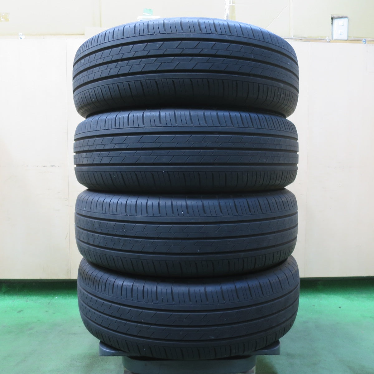 バリ溝！25年！8.5分★205/65R16 トーヨー トランパス MP7 タイヤ 16インチ ヤリスクロス セレナ アルファード 等★5121702イノタ