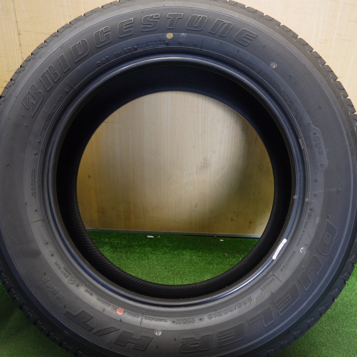 新車外し！22年★265/60R18 ブリヂストン デューラー H/T 684Ⅱ タイヤ 18インチ ランクル プラド ハイラックス サーフ パジェロ 等★6052507Hノタ