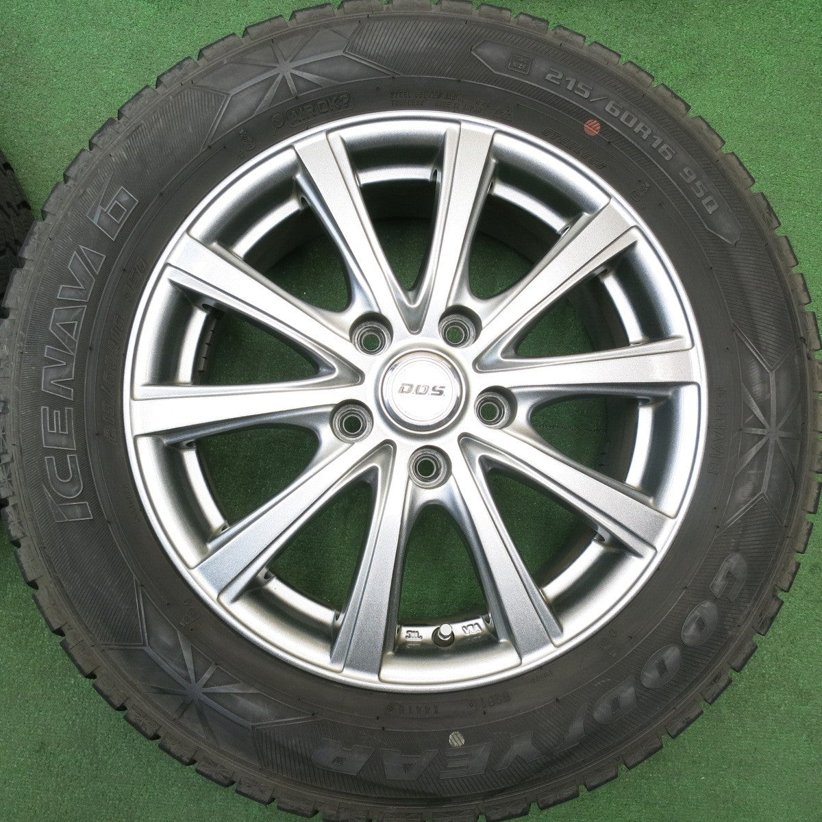 バリ溝！キレイ！8.5分★スタッドレス 215/60R16 グッドイヤー アイスナビ6 D.O.S. DOS 社外 アルミ 16インチ PCD114.3/5H★6011107HAス