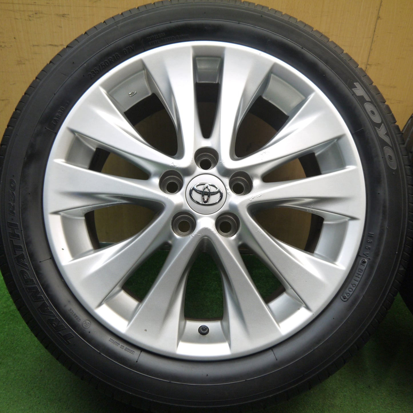 4本価格★トヨタ 20系 アルファード ヴェルファイア 純正 235/50R18 トーヨー トランパス R30 18インチ PCD114.3/5H★5071605Hノ