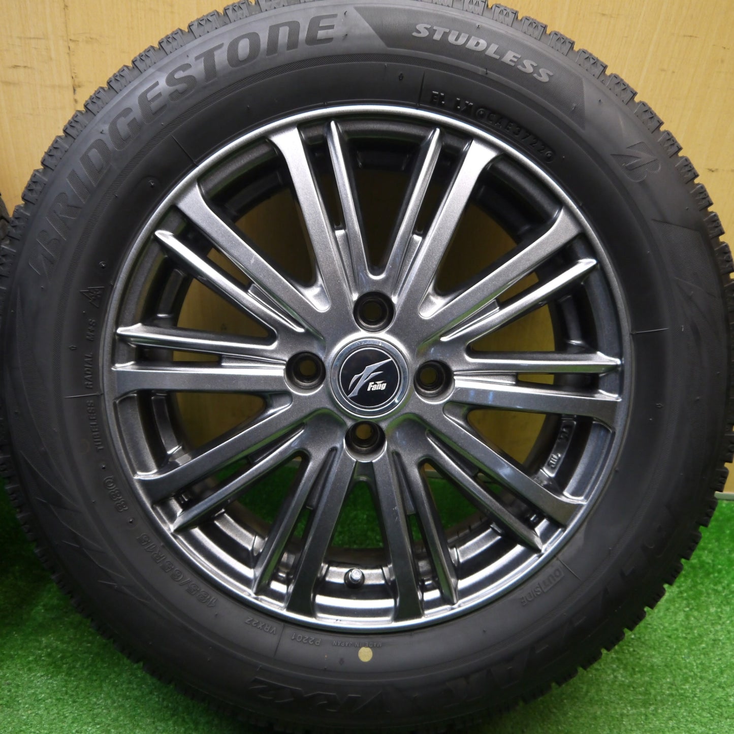 キレイ！22年★スタッドレス 185/65R15 ブリヂストン ブリザック VRX2 Fang ファング 15インチ PCD100/4H★5112605Hス