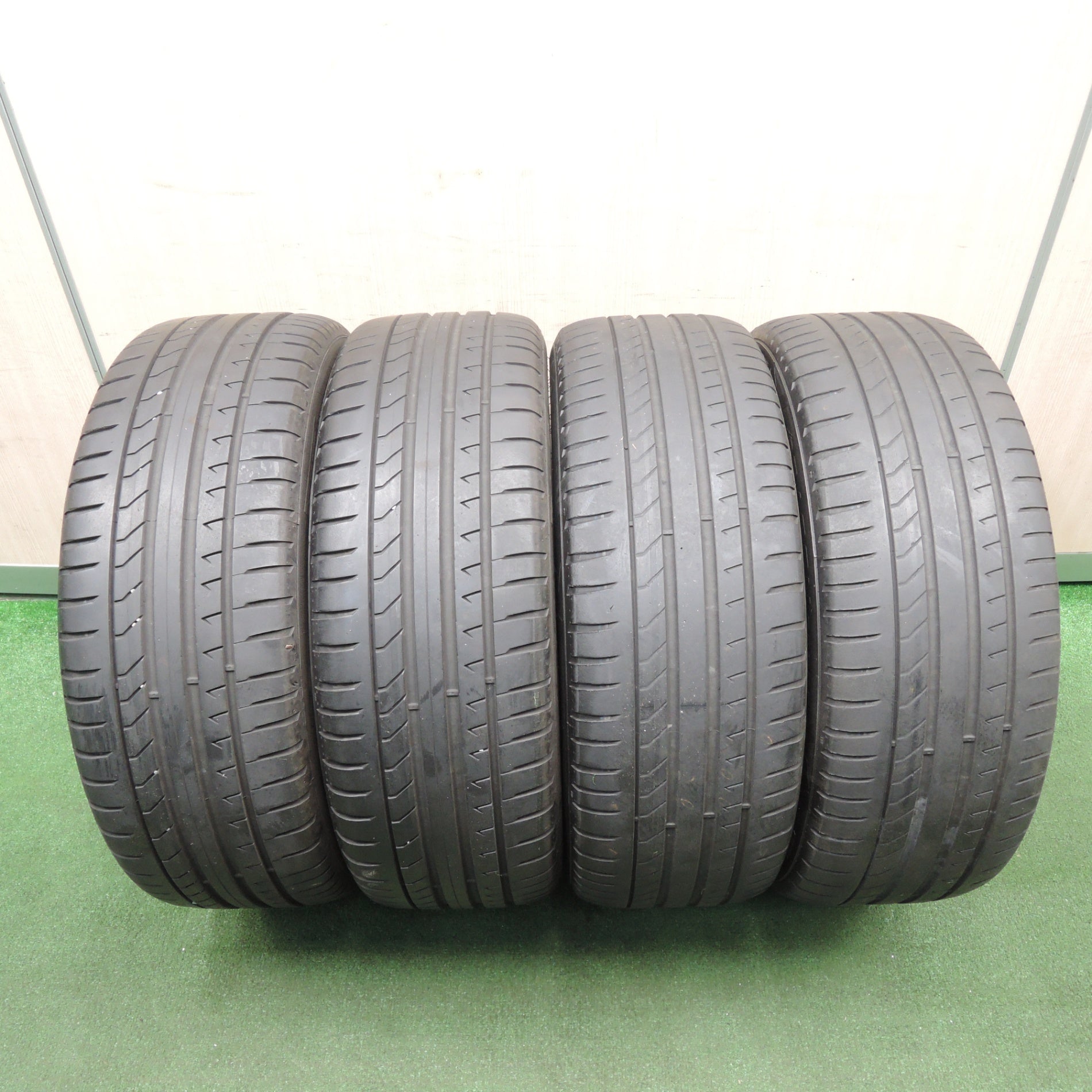 送料無料* バリ溝！20年！8.5分☆フィアット 500X 純正 225/45R18